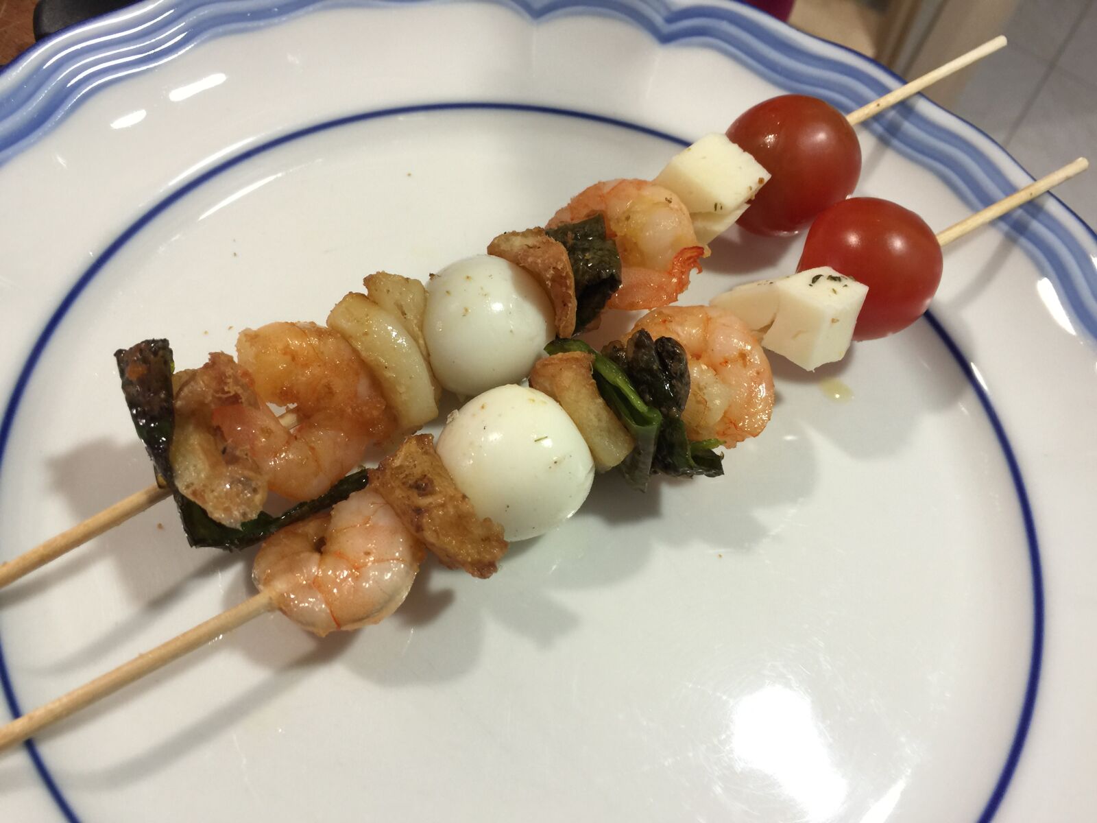 iPhone 6 Plus back camera 4.15mm f/2.2 sample photo. Broquetes, comida, cuina photography