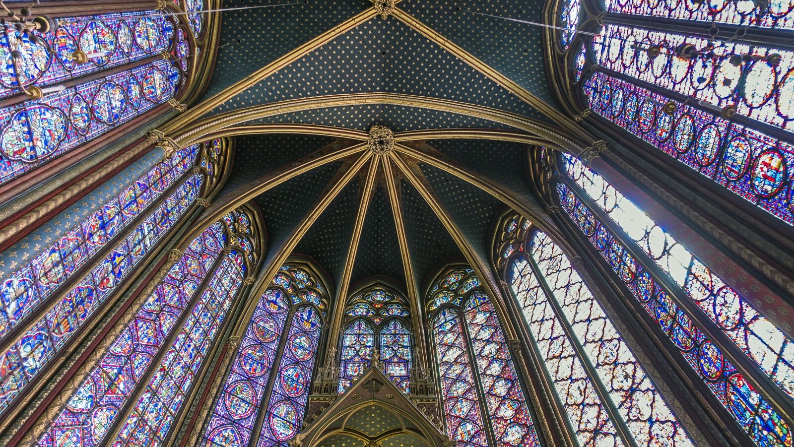 Sony Cyber-shot DSC-RX100 IV sample photo. Stained glass, architecture, monuments photography