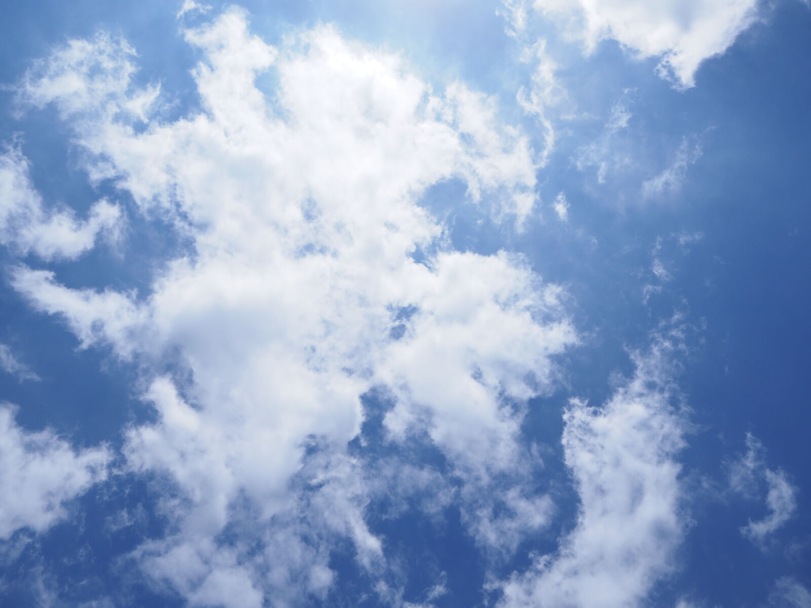 Olympus OM-D E-M10 II sample photo. Blue, blue, sky, clouds photography
