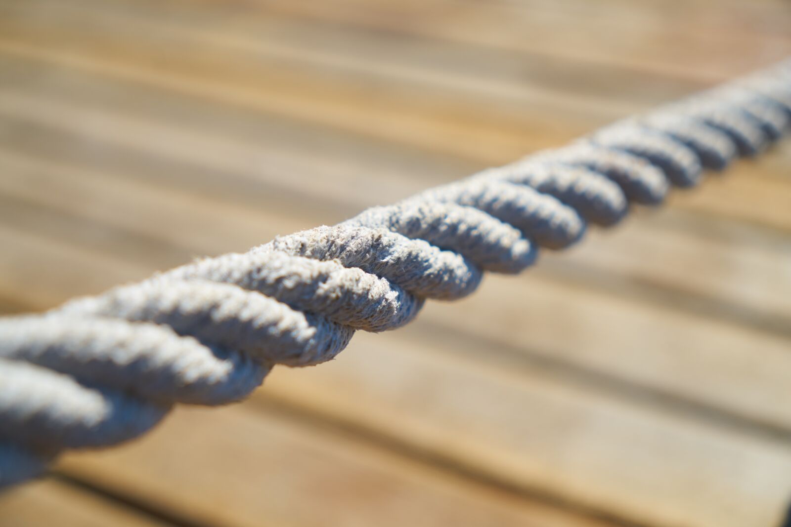 Sony a7R II sample photo. Rope, link, wood photography