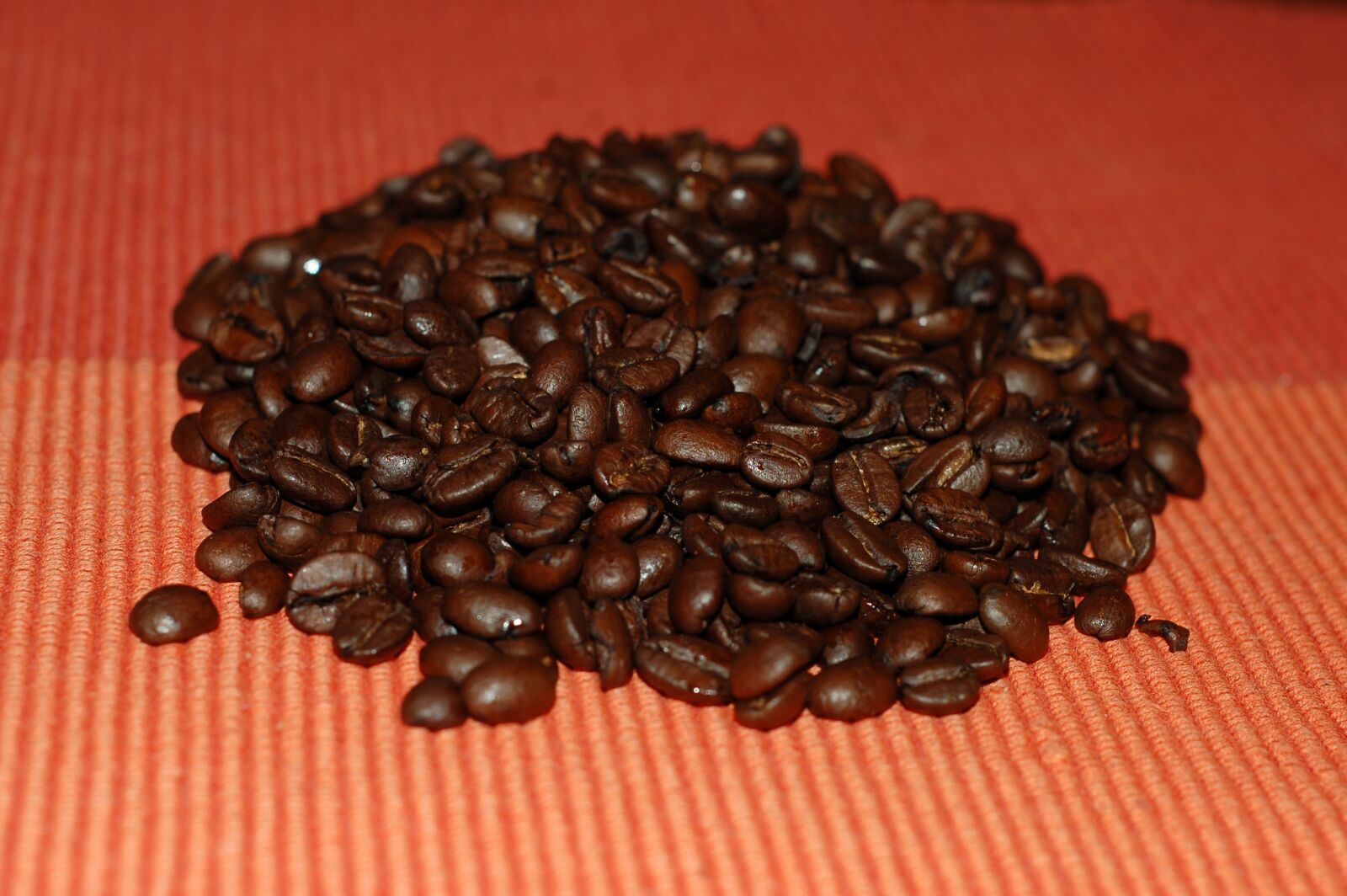 Nikon D50 sample photo. Coffee, beans, coffee bean photography