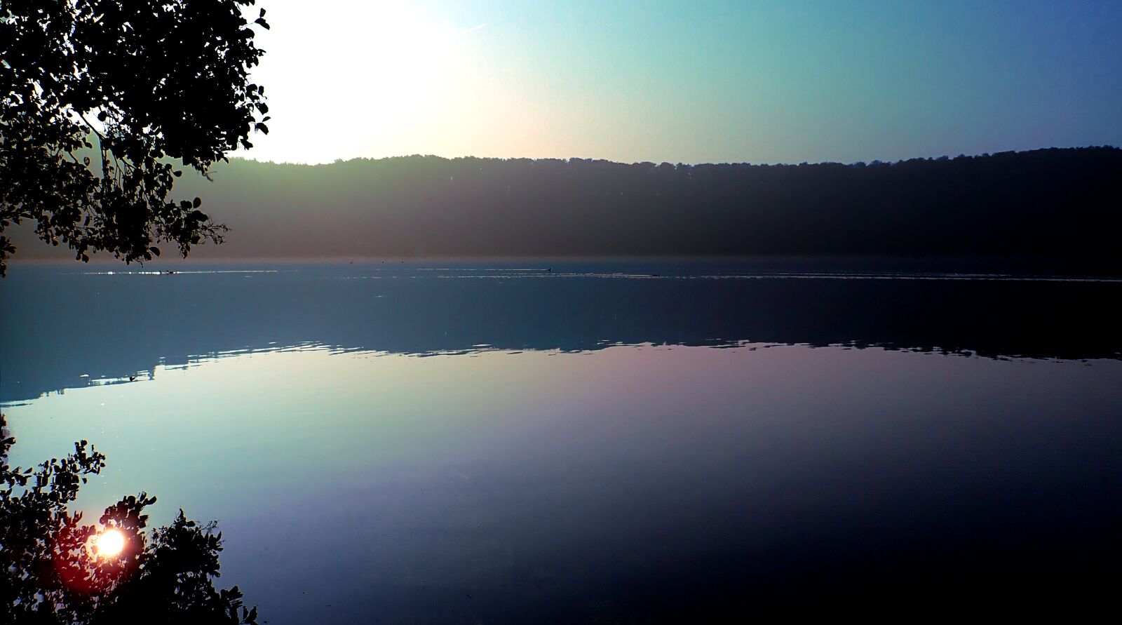 Olympus TG-5 sample photo. Sunset, lake, landscape photography