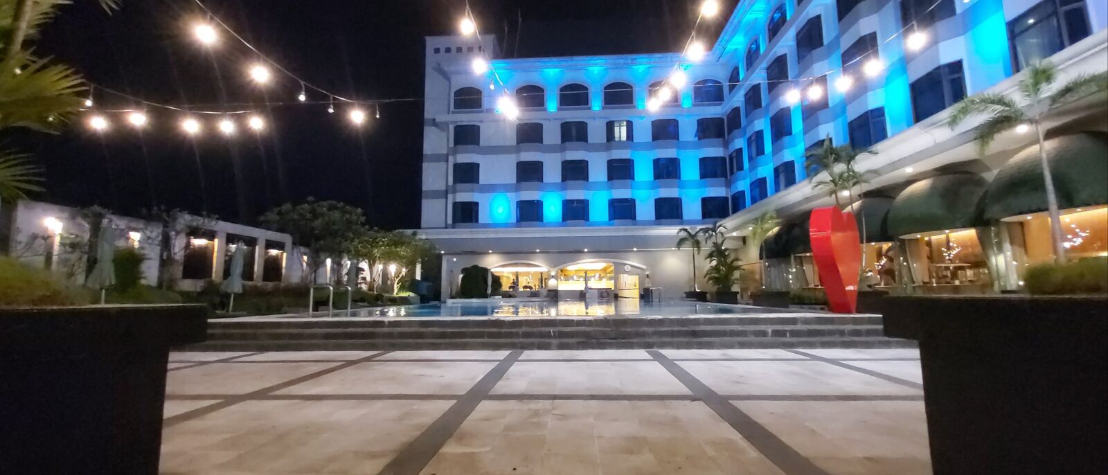 Samsung Galaxy A70 sample photo. Hotel, landscape, architecture photography