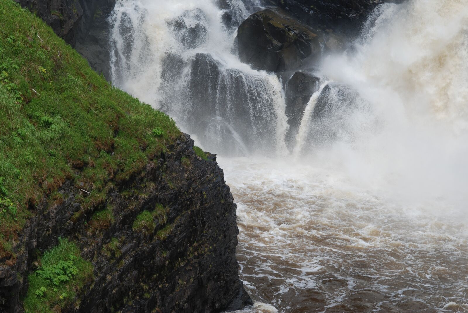 Nikon D80 sample photo. Waterfalls, splash, summer photography