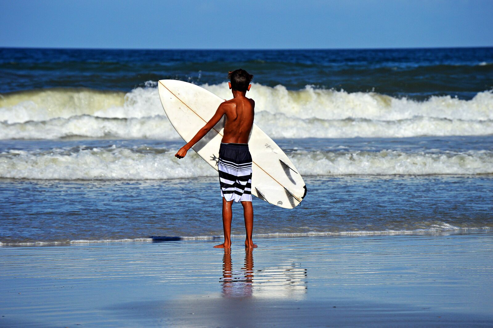 Nikon D3200 sample photo. Atlantic, surfer, ocean photography