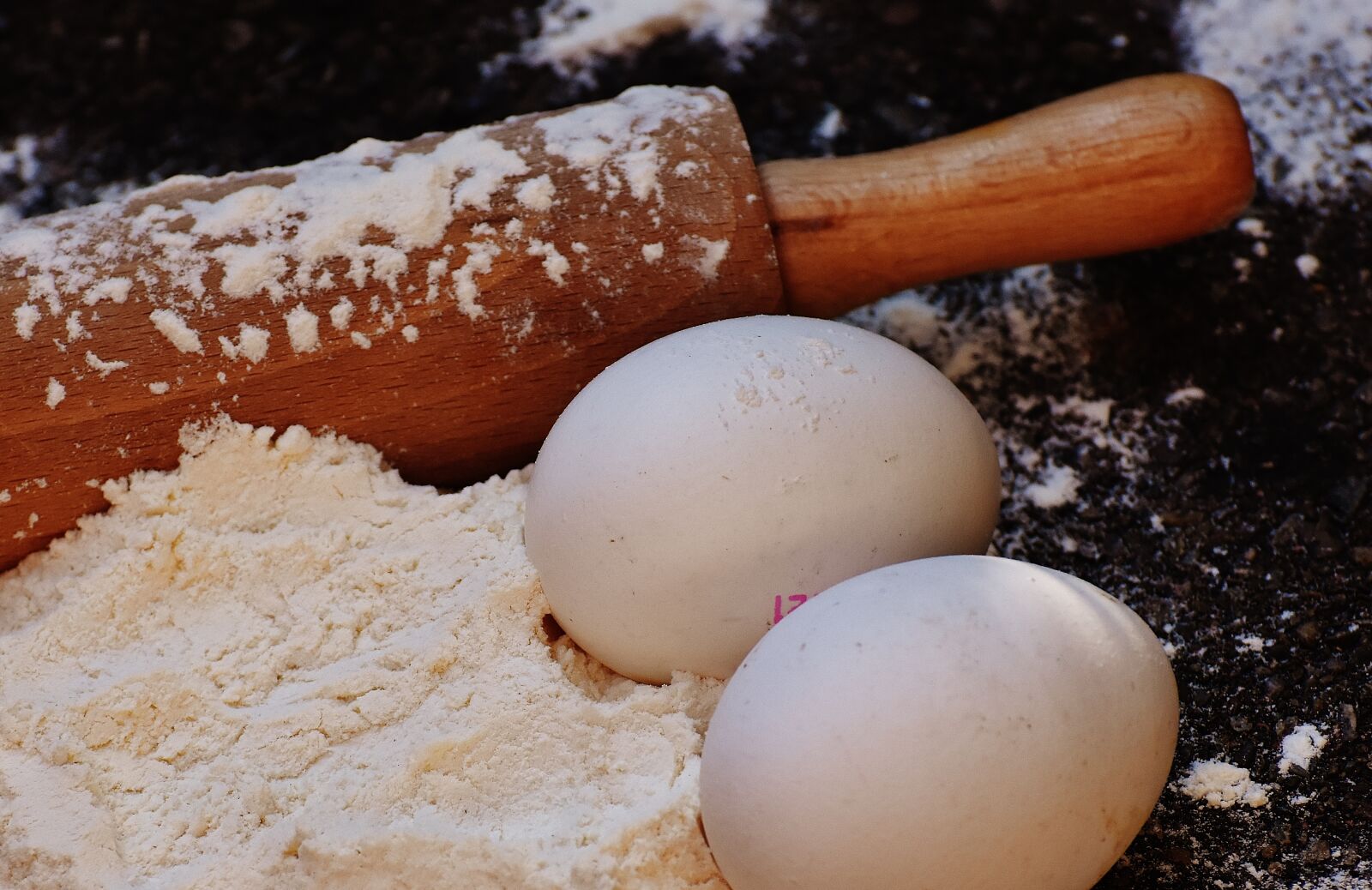 Nikon D7200 sample photo. Bake, rolling pin, egg photography