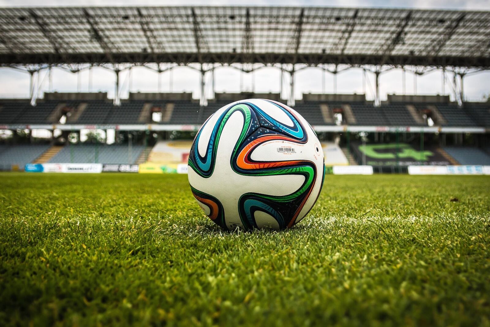 Canon EOS 70D sample photo. Ball, football, team, sport photography