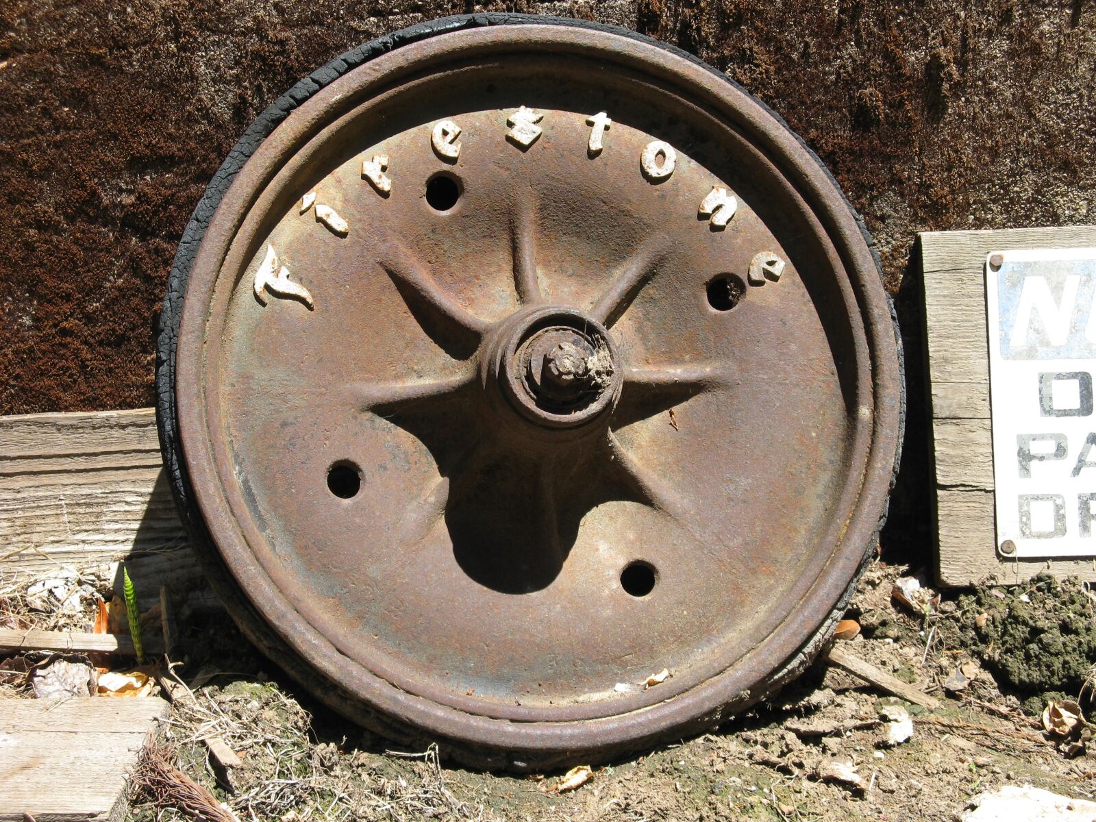 Canon POWERSHOT A720 IS sample photo. Firestone, tire, antique photography