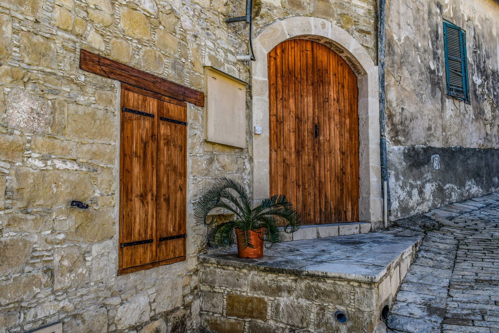 Nikon D3300 sample photo. Old house, door, window photography