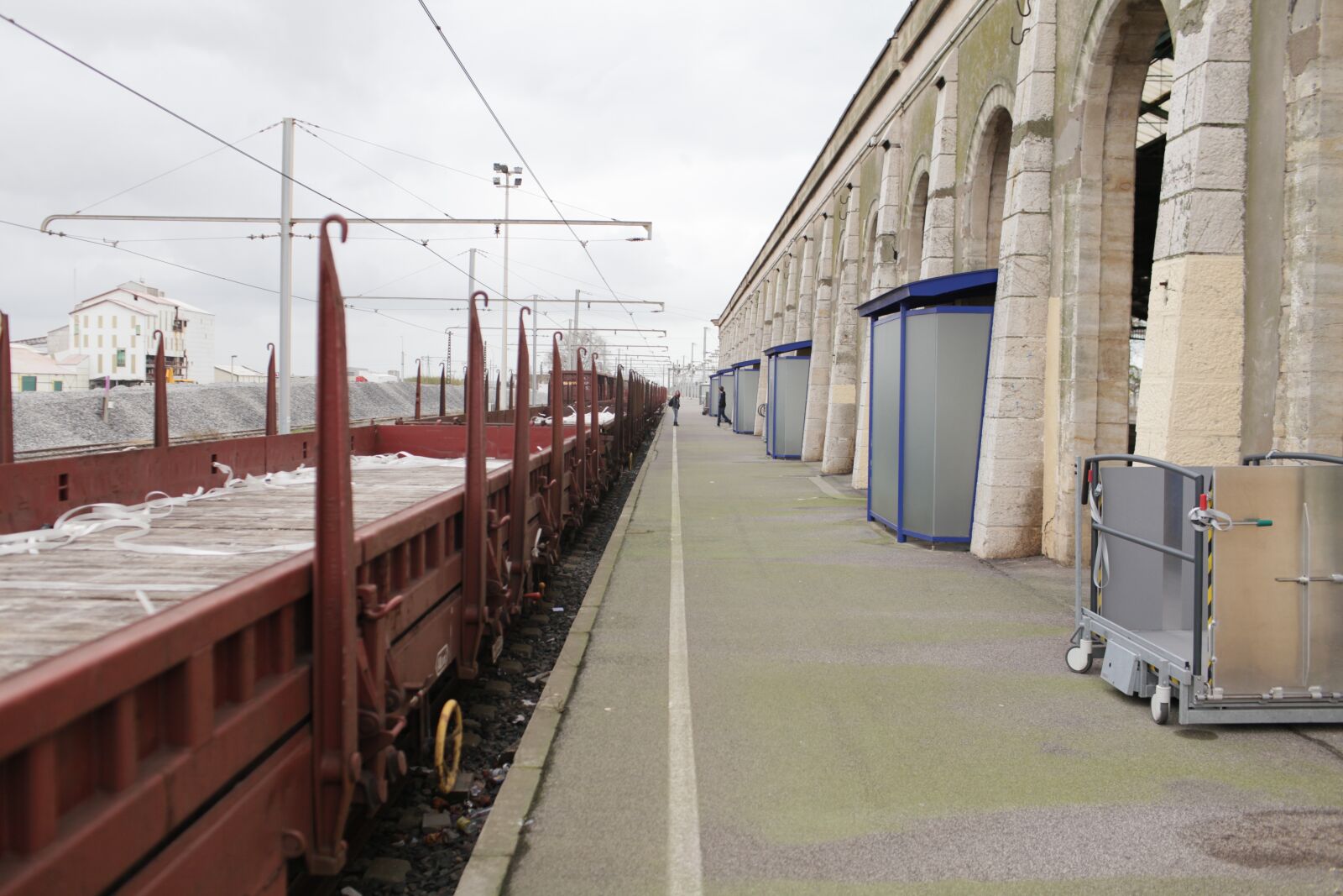 Canon EOS 5D Mark II sample photo. Station, sncf, sète photography