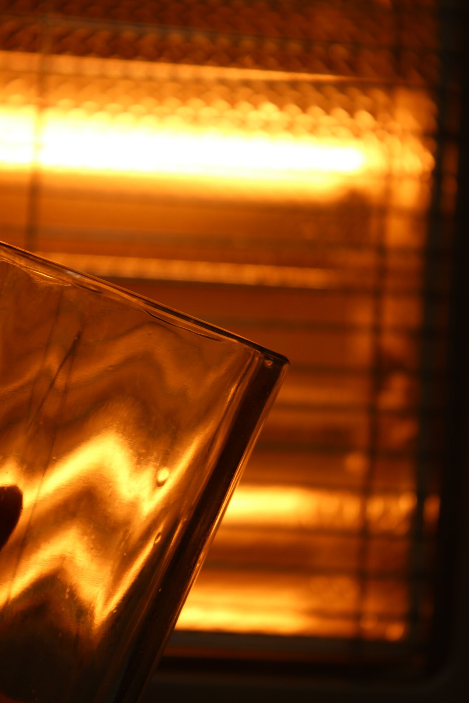 Canon EOS 600D (Rebel EOS T3i / EOS Kiss X5) sample photo. Heat, glass, red photography