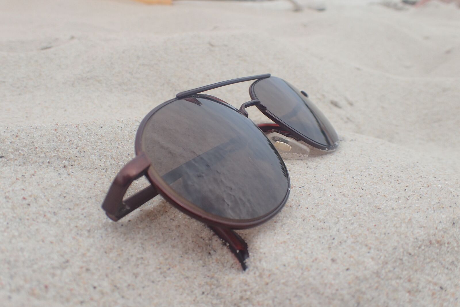 Olympus TG-3 sample photo. Glasses on sand, sand photography