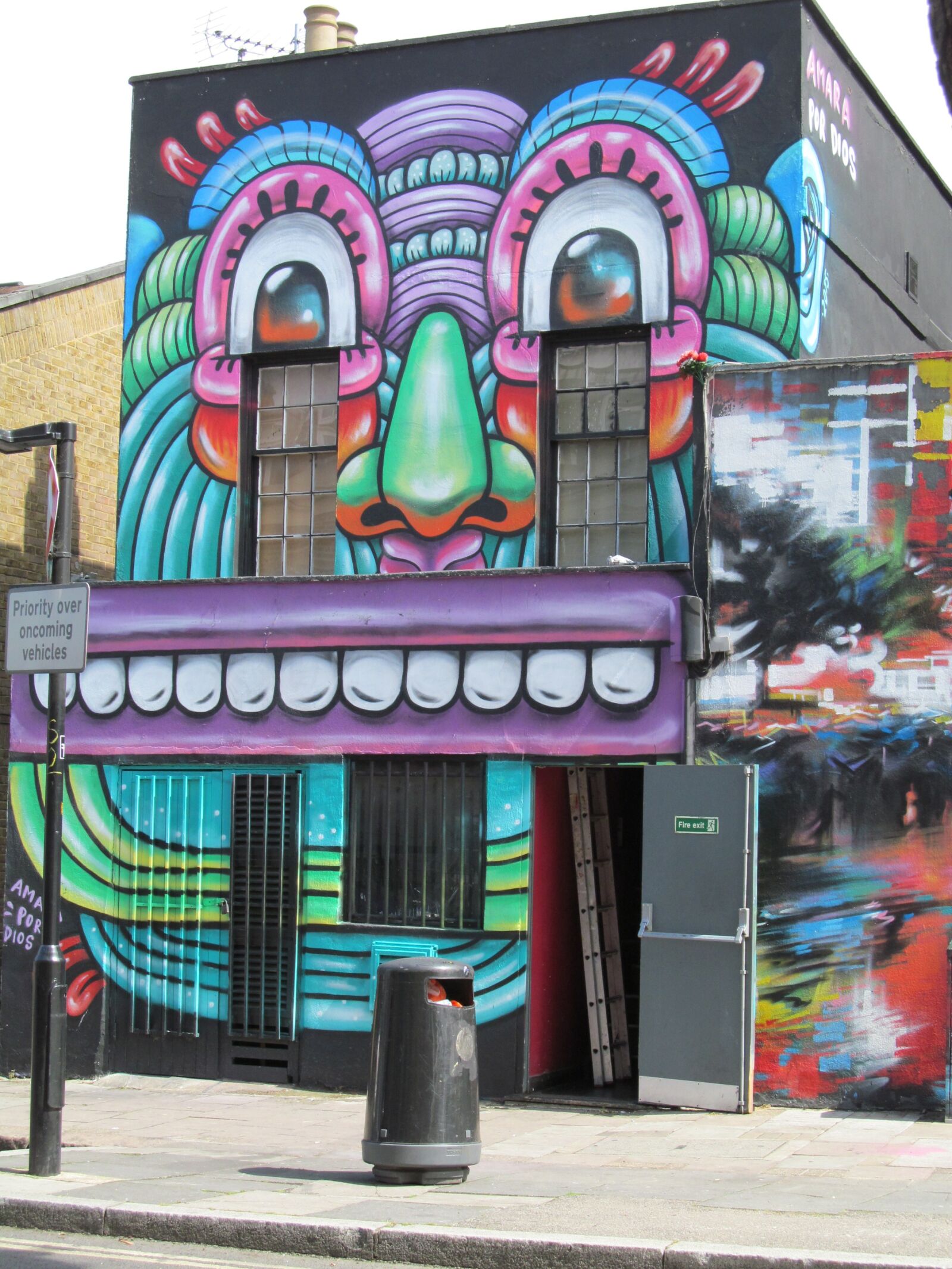 Canon PowerShot SX150 IS sample photo. London, house, hausdeko photography