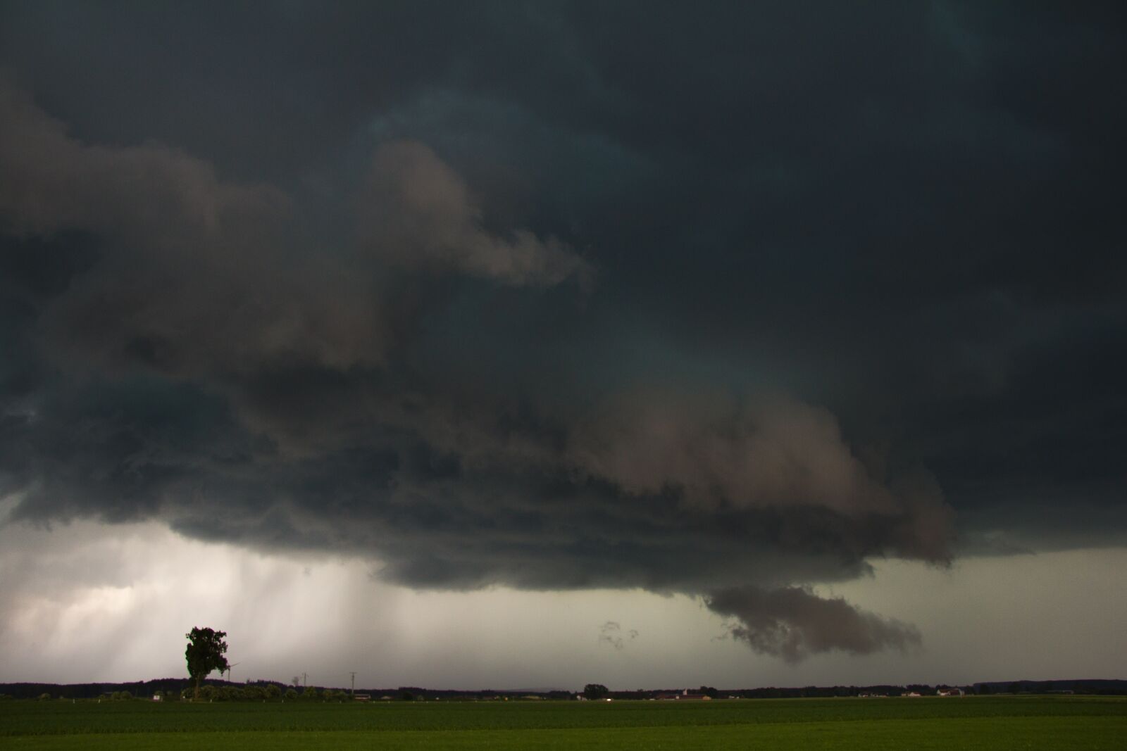 Canon EF-S 17-85mm F4-5.6 IS USM sample photo. Storm, thunderstorm, forward photography