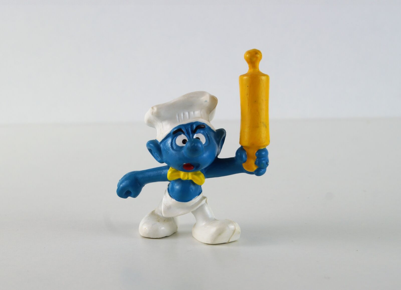 Sony DT 18-70mm F3.5-5.6 sample photo. Smurf, smurfs, cook smurf photography