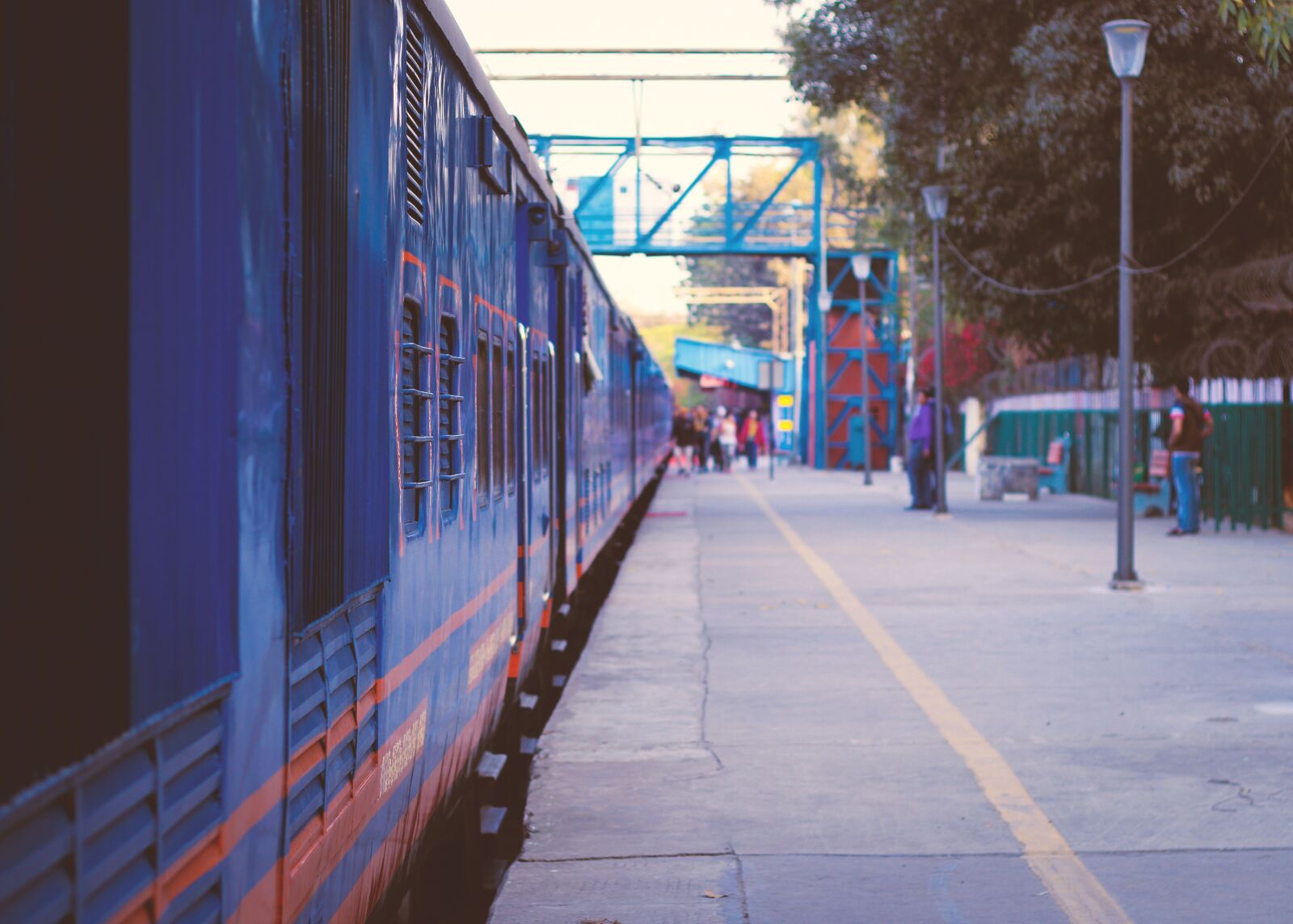 Canon EOS 70D + Canon EF 50mm F1.8 II sample photo. Delhi, india, train photography