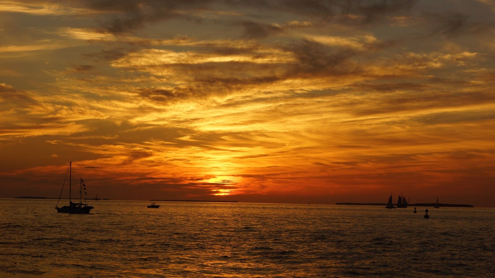 Sony SLT-A65 (SLT-A65V) + Sony DT 18-55mm F3.5-5.6 SAM sample photo. Sunset, ocean, sailboats photography