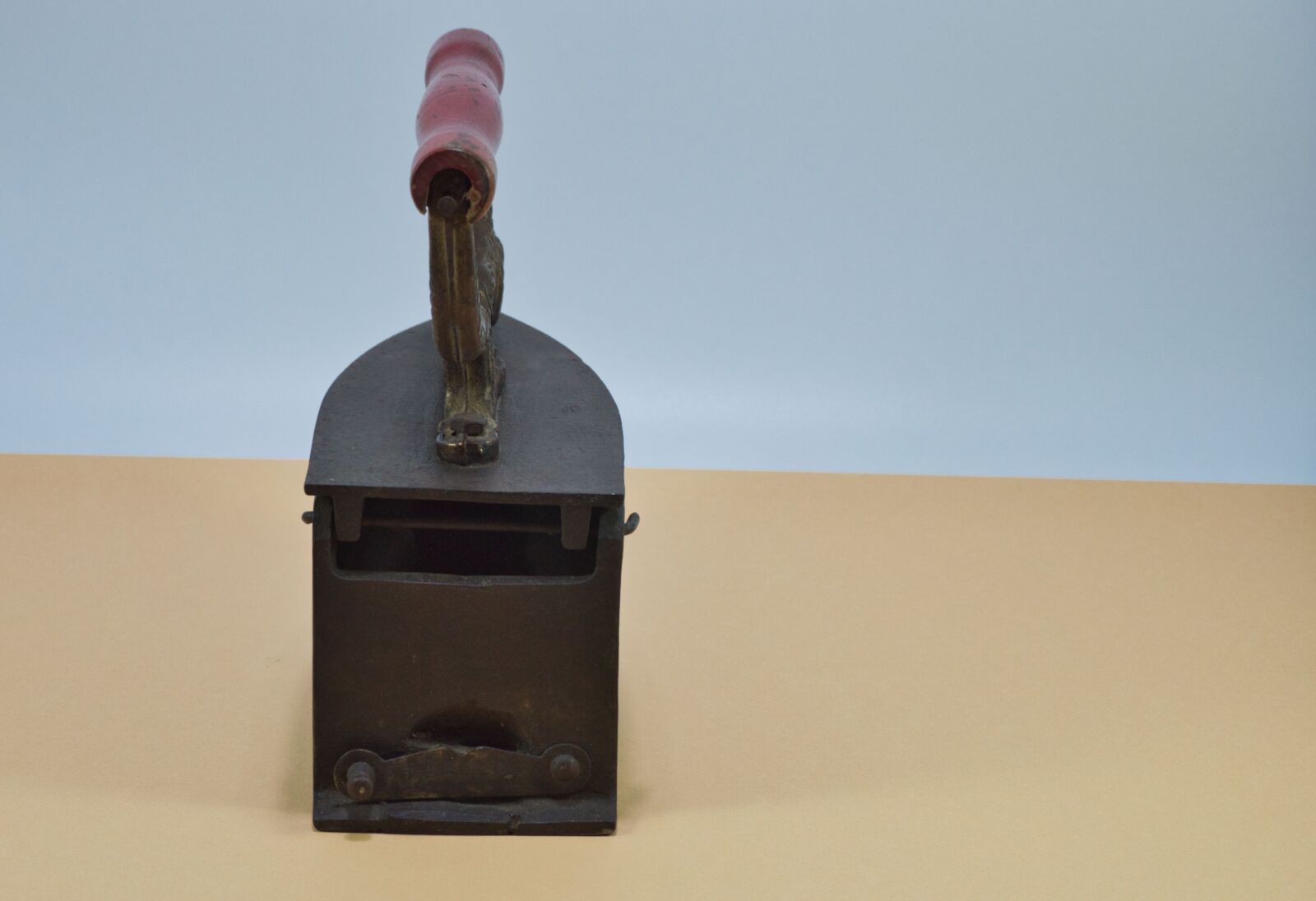 Nikon D3200 sample photo. Iron, vintage, old photography