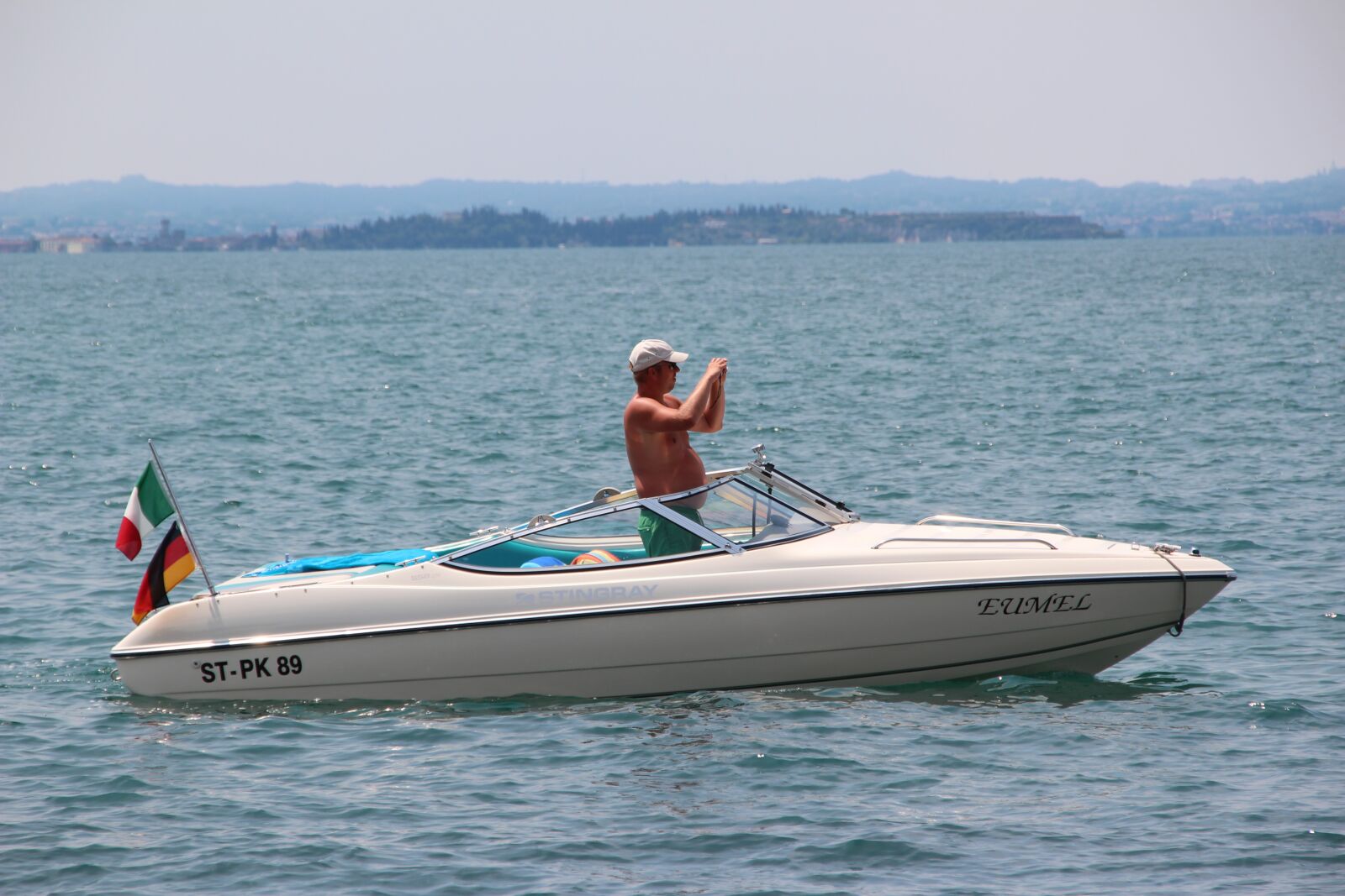 Canon EOS 600D (Rebel EOS T3i / EOS Kiss X5) sample photo. Boat, powerboat, ship photography