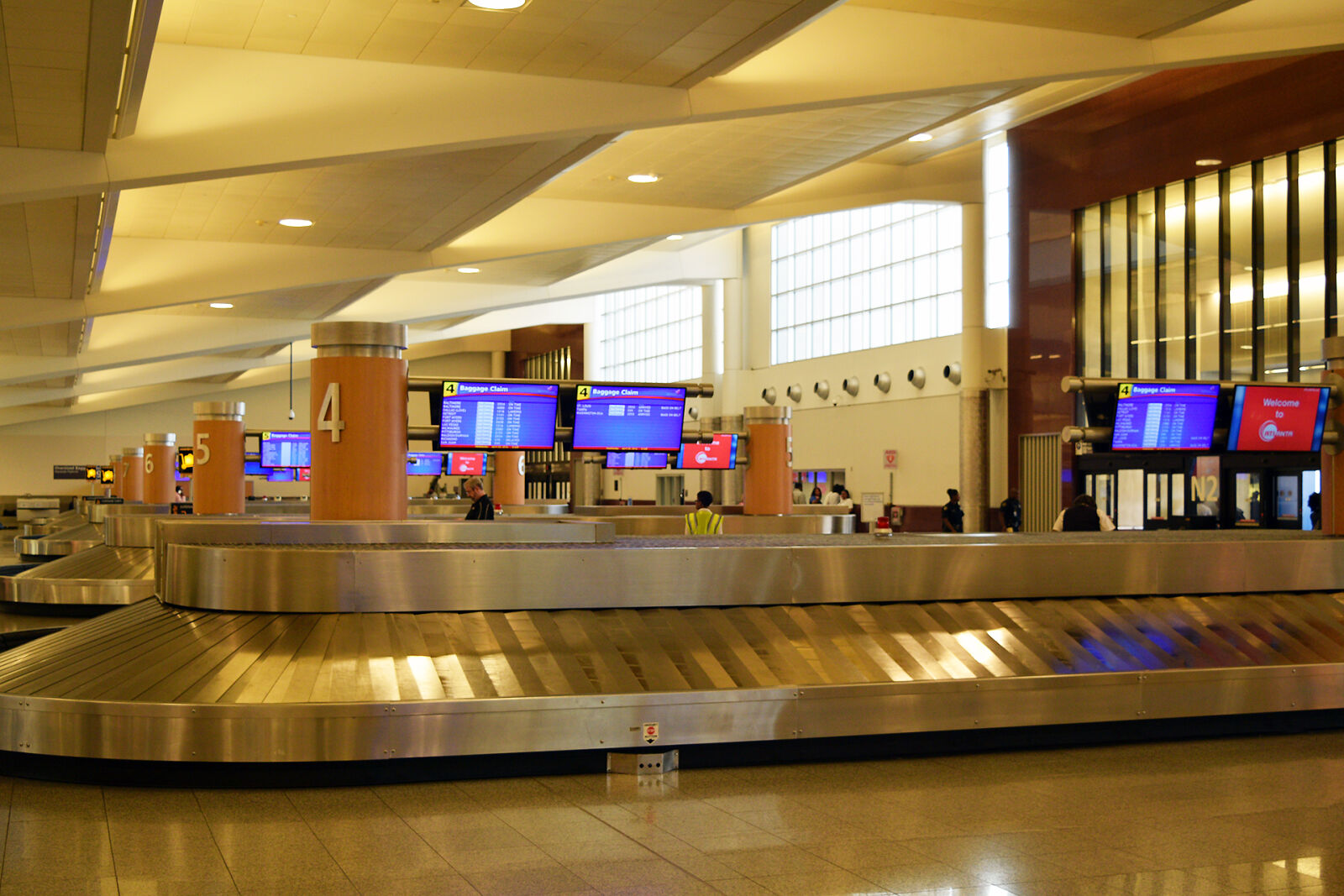 Nikon D3300 sample photo. Airport, baggage, carousel, terminal photography