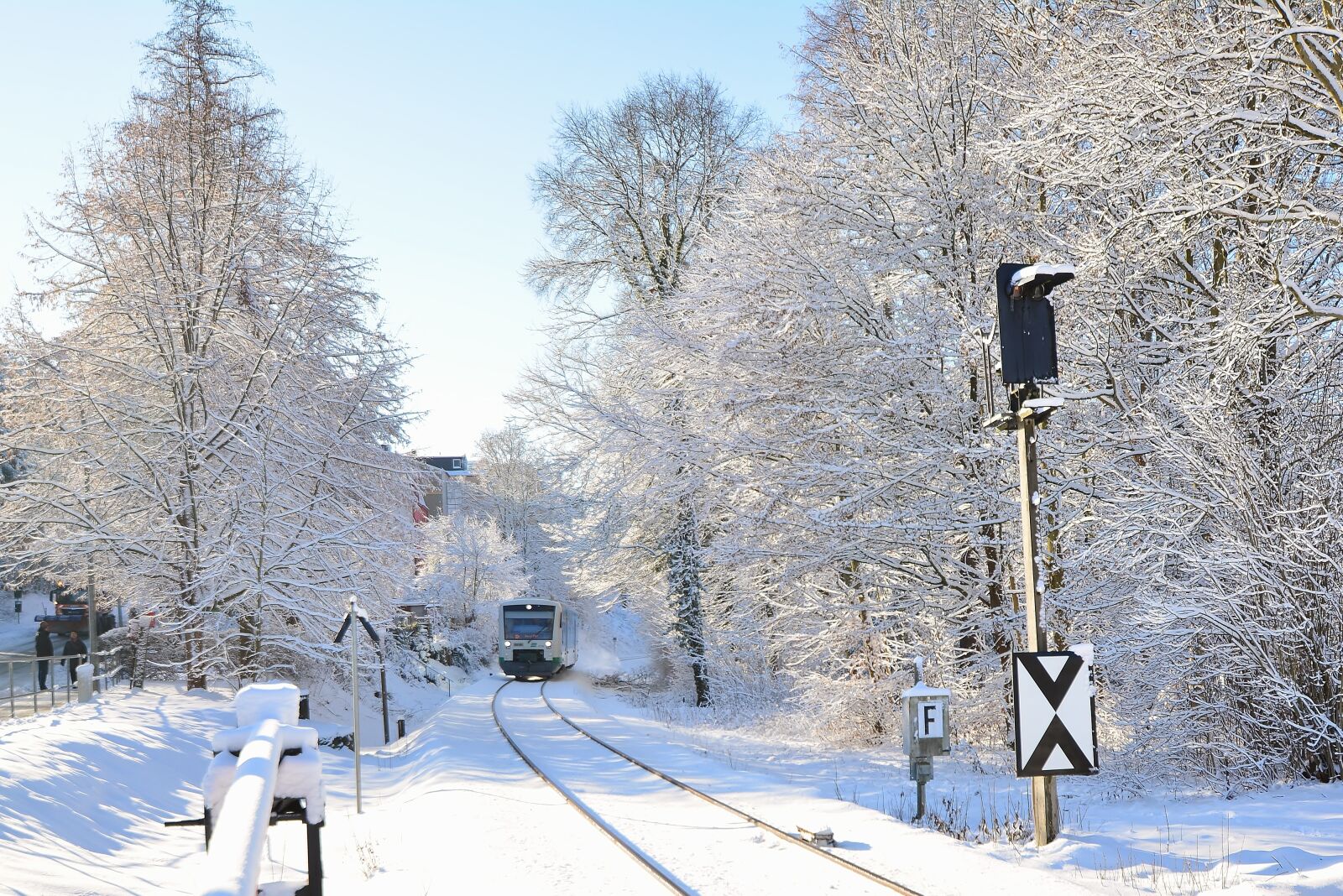 Nikon D5200 sample photo. Winter, train, railway line photography