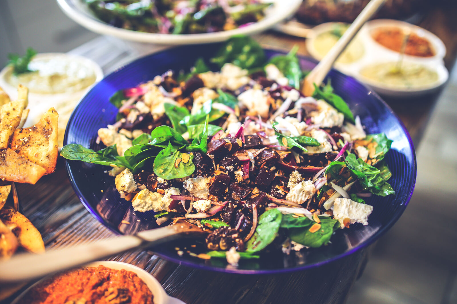 Canon EOS 6D + Sigma 35mm F1.4 DG HSM Art sample photo. Spinach, and, beetroot, salad photography