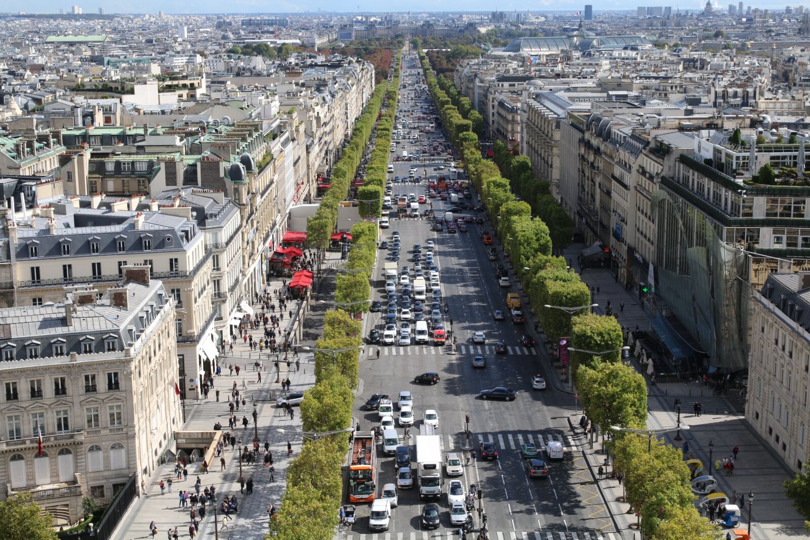 Canon EF 24-70mm F2.8L II USM sample photo. Des champs elysees, france photography