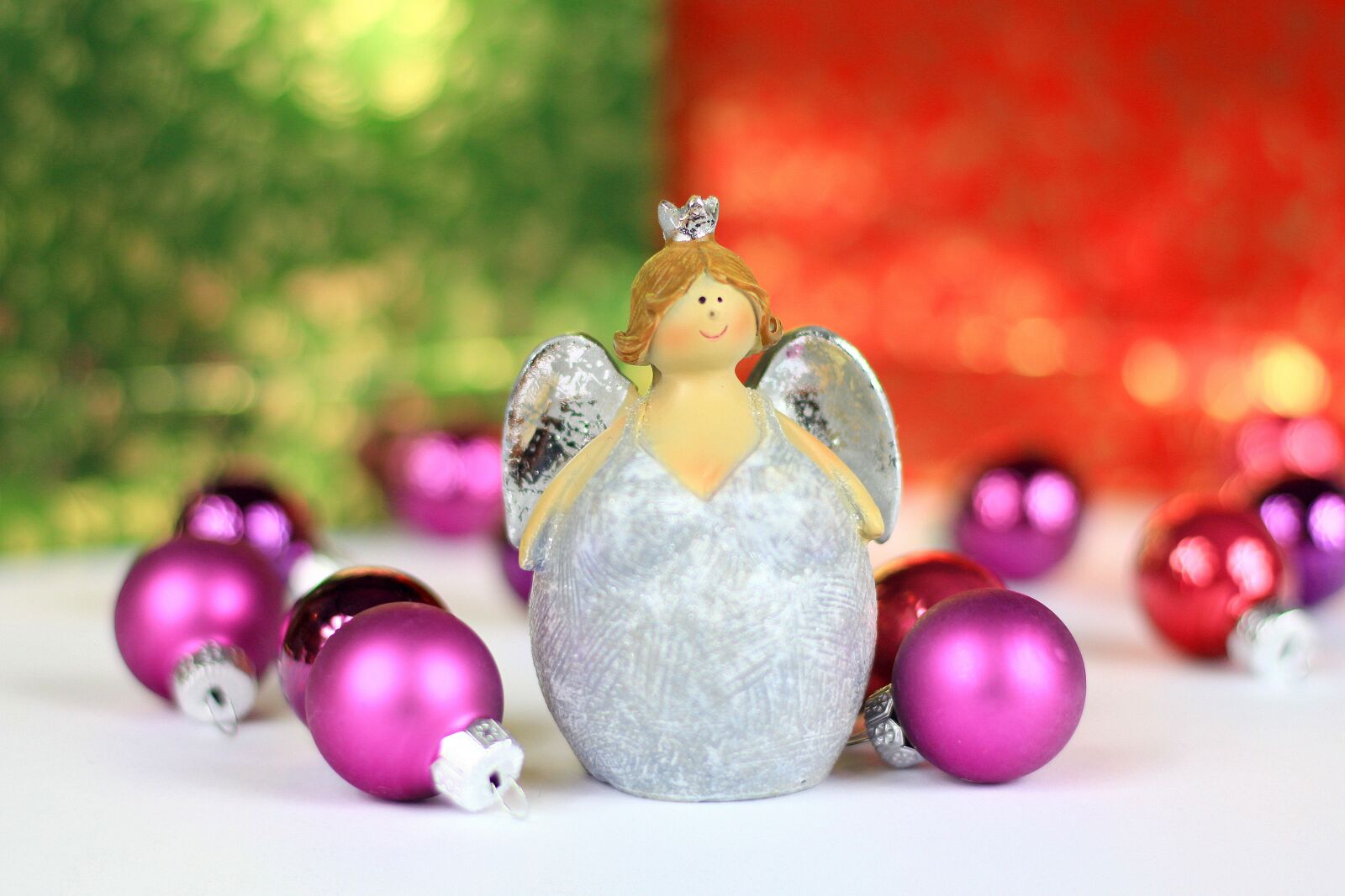 Canon EOS 100D (EOS Rebel SL1 / EOS Kiss X7) sample photo. Christmas, holidays, christmas baubles photography