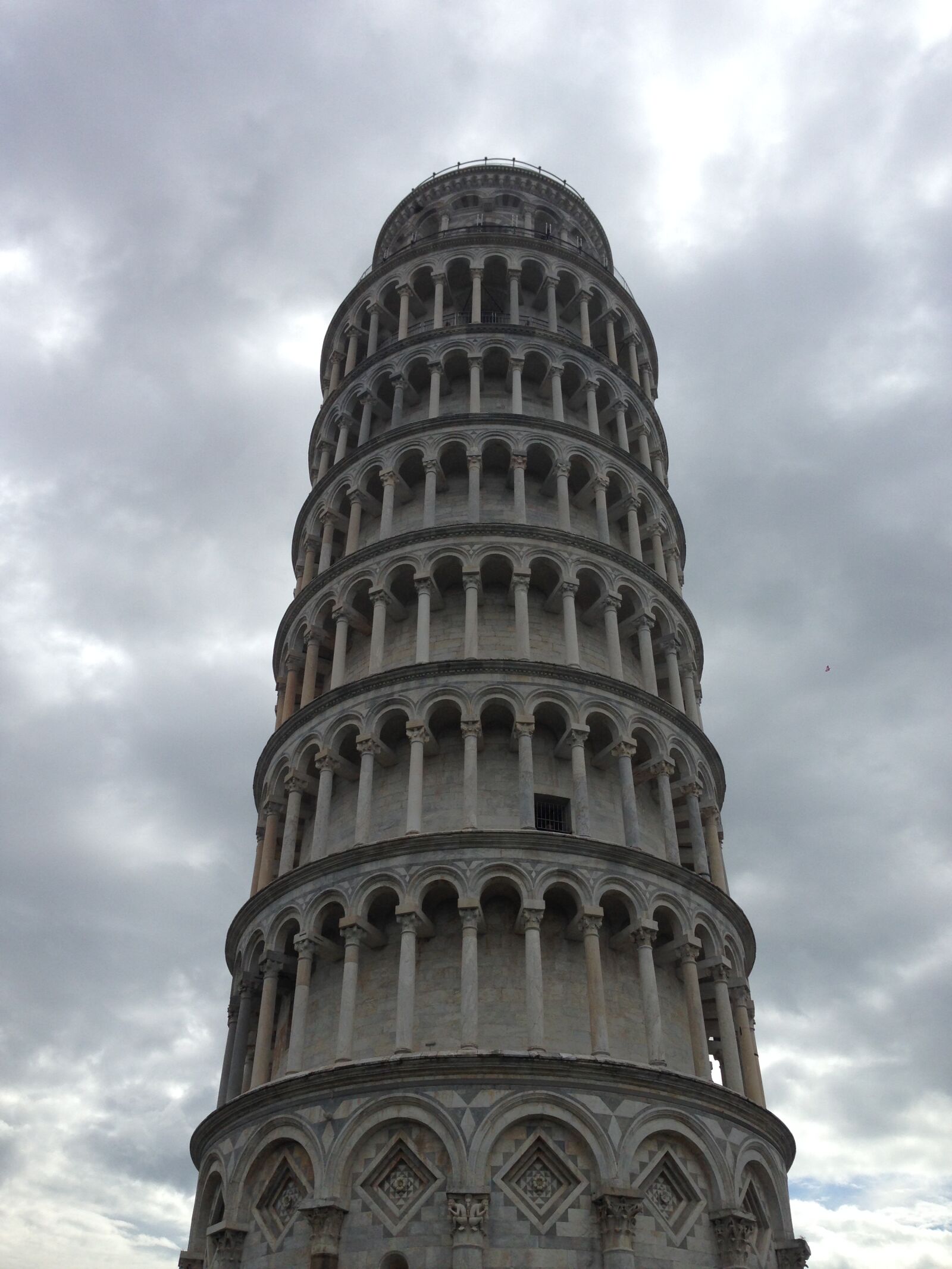 iPhone 5 back camera 4.12mm f/2.4 sample photo. Pisa, tower, sky photography