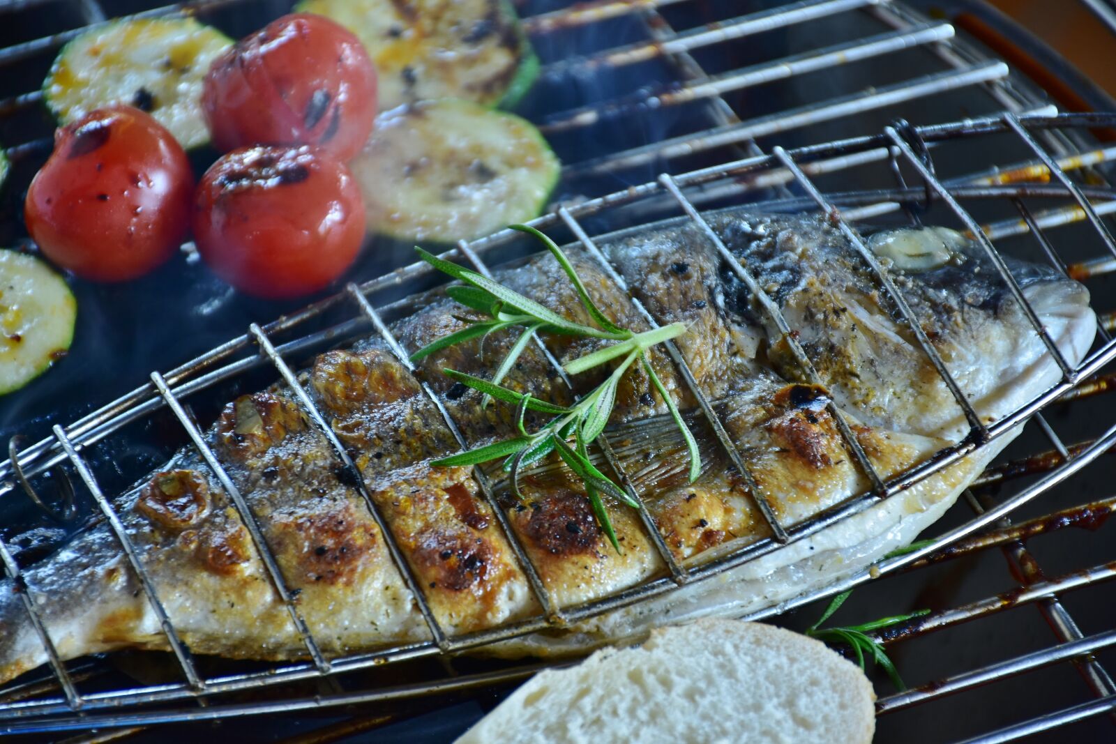 Nikon D7200 sample photo. Fish, sea bream, barbecue photography