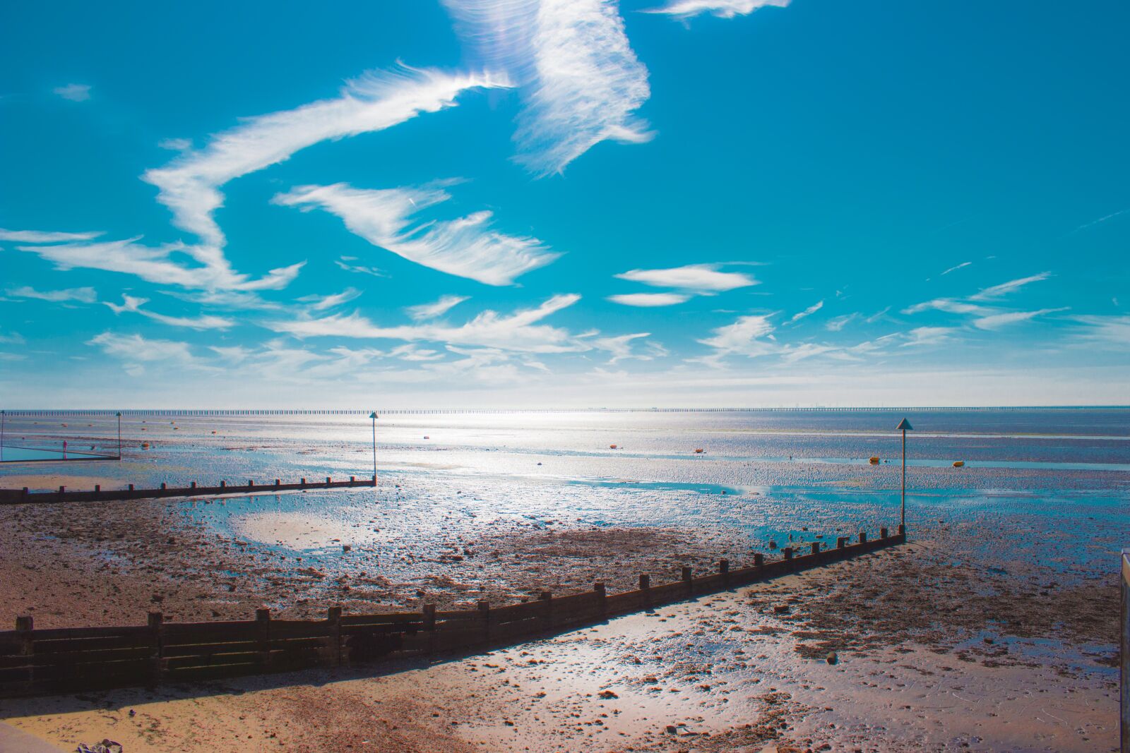 Canon EOS 600D (Rebel EOS T3i / EOS Kiss X5) sample photo. Shoeburyness, low tide, sea photography