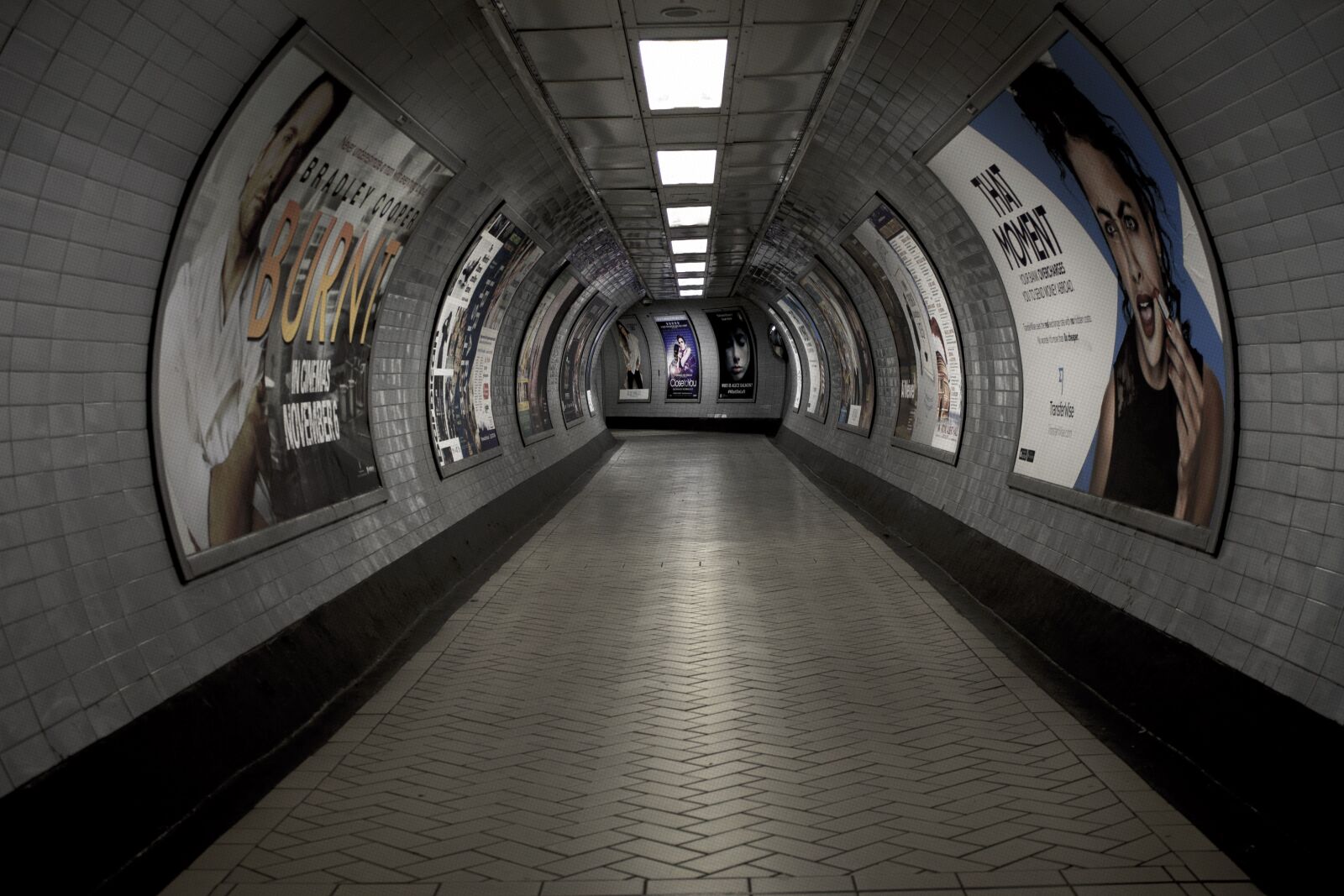 Canon EOS 1100D (EOS Rebel T3 / EOS Kiss X50) sample photo. London underground, tube, transport photography