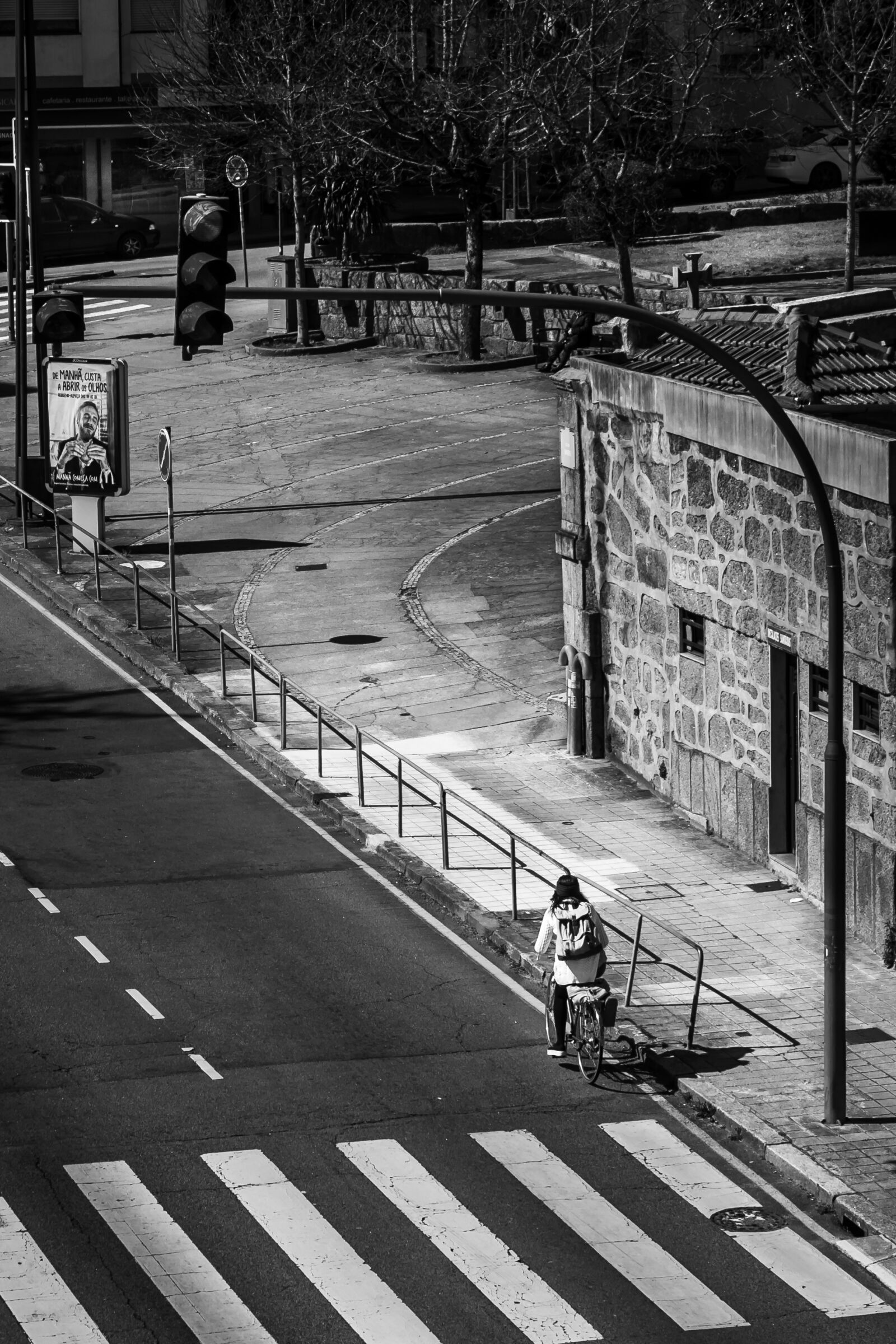 Sony a7 II + Sony FE 28-70mm F3.5-5.6 OSS sample photo. Black, and, white, contrast photography