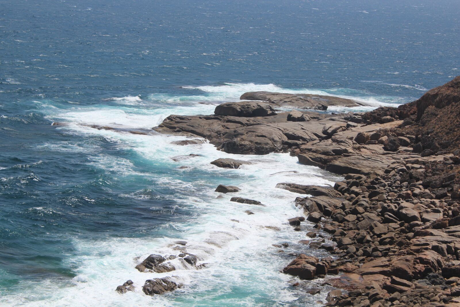 Canon EOS 600D (Rebel EOS T3i / EOS Kiss X5) sample photo. Rocks, cliffs, coast photography