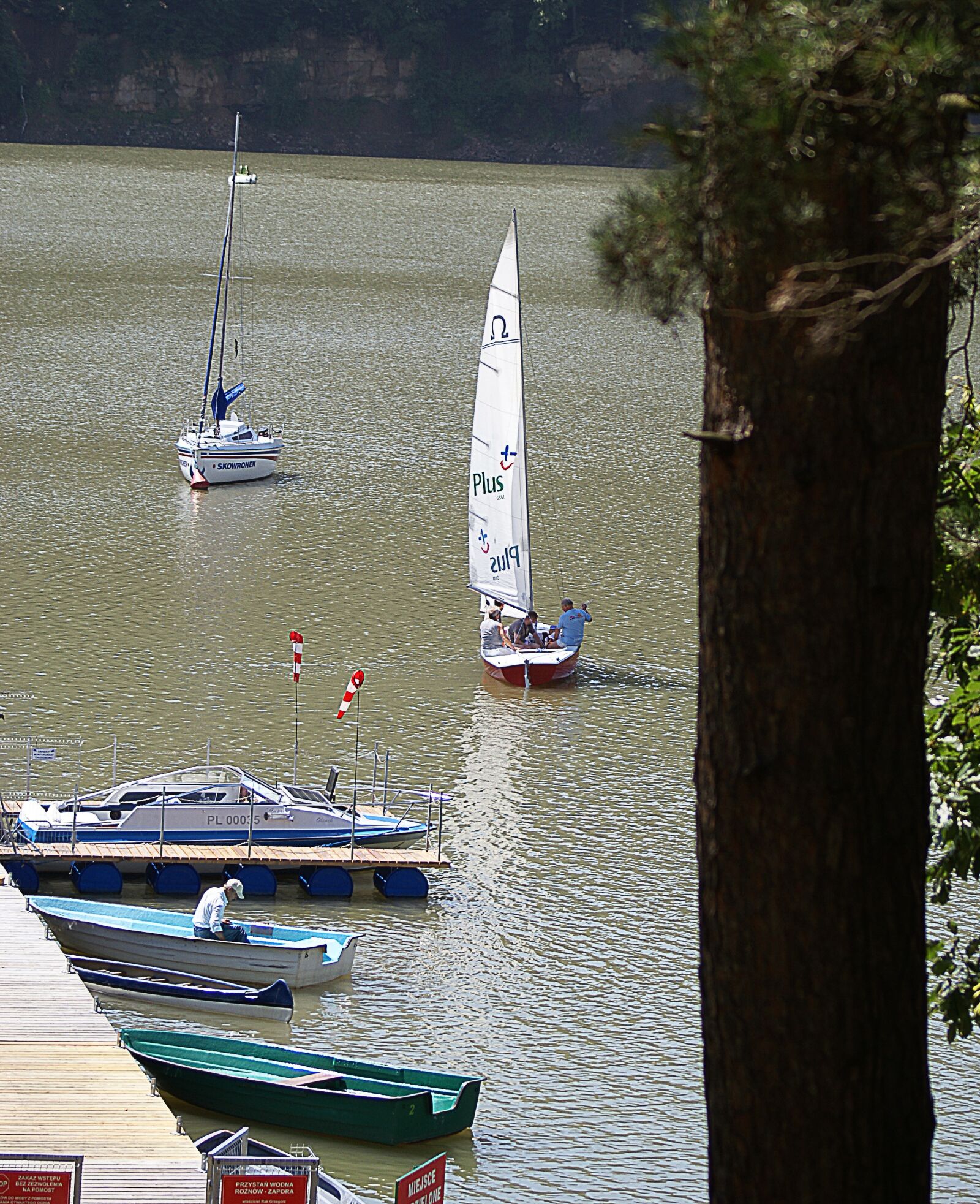 Sony Alpha DSLR-A100 sample photo. Sailboat, boat, rest photography