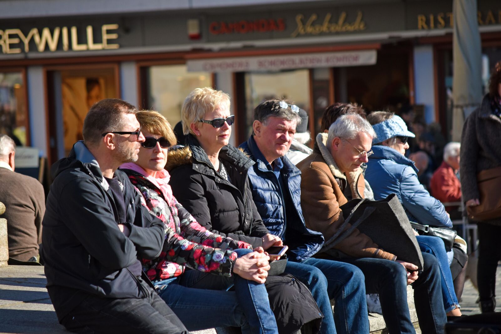 Nikon D3400 sample photo. Adults, sunny day, people photography