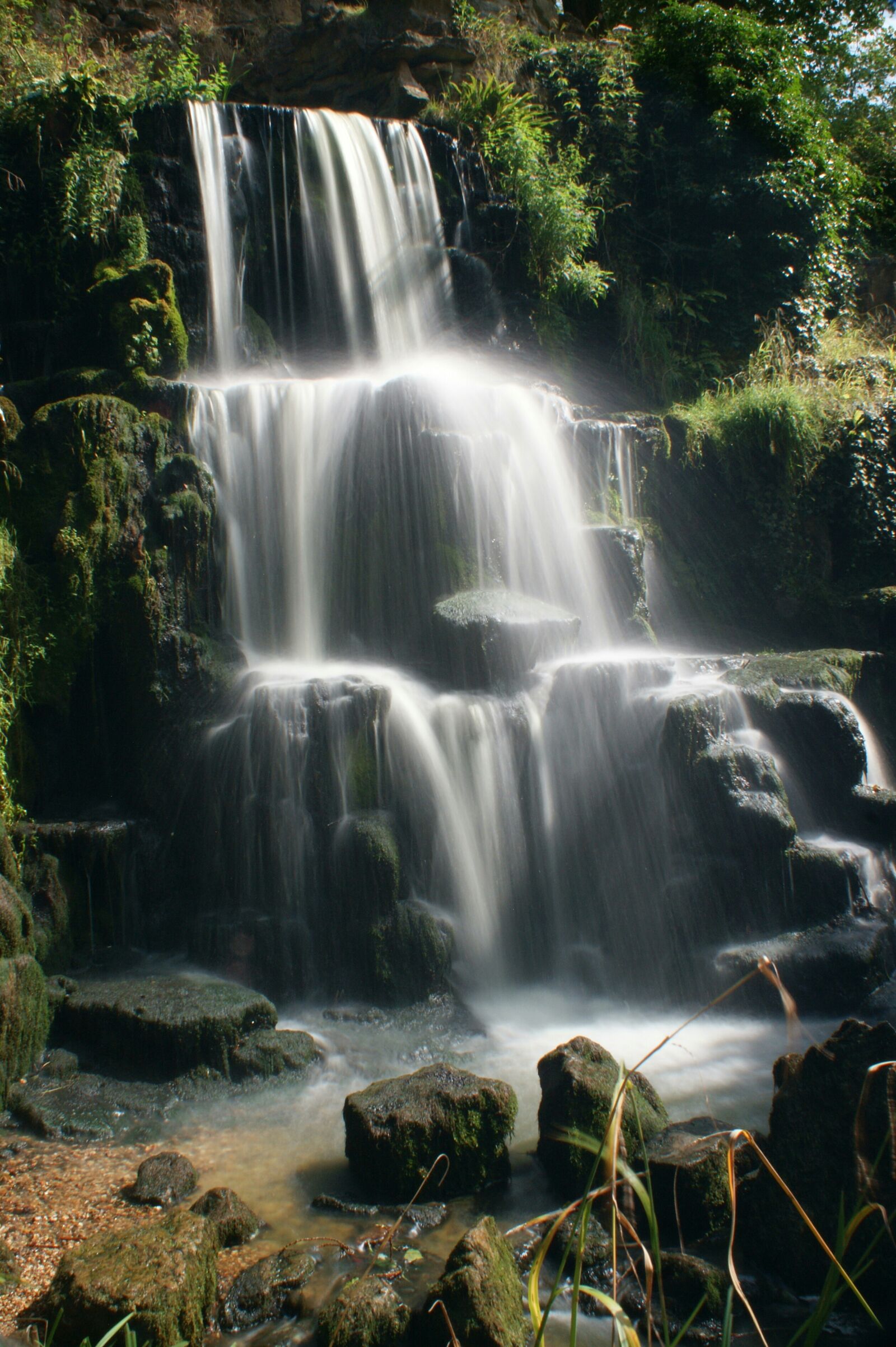 Sony Alpha DSLR-A350 sample photo. Waterfall, rocks, nature photography