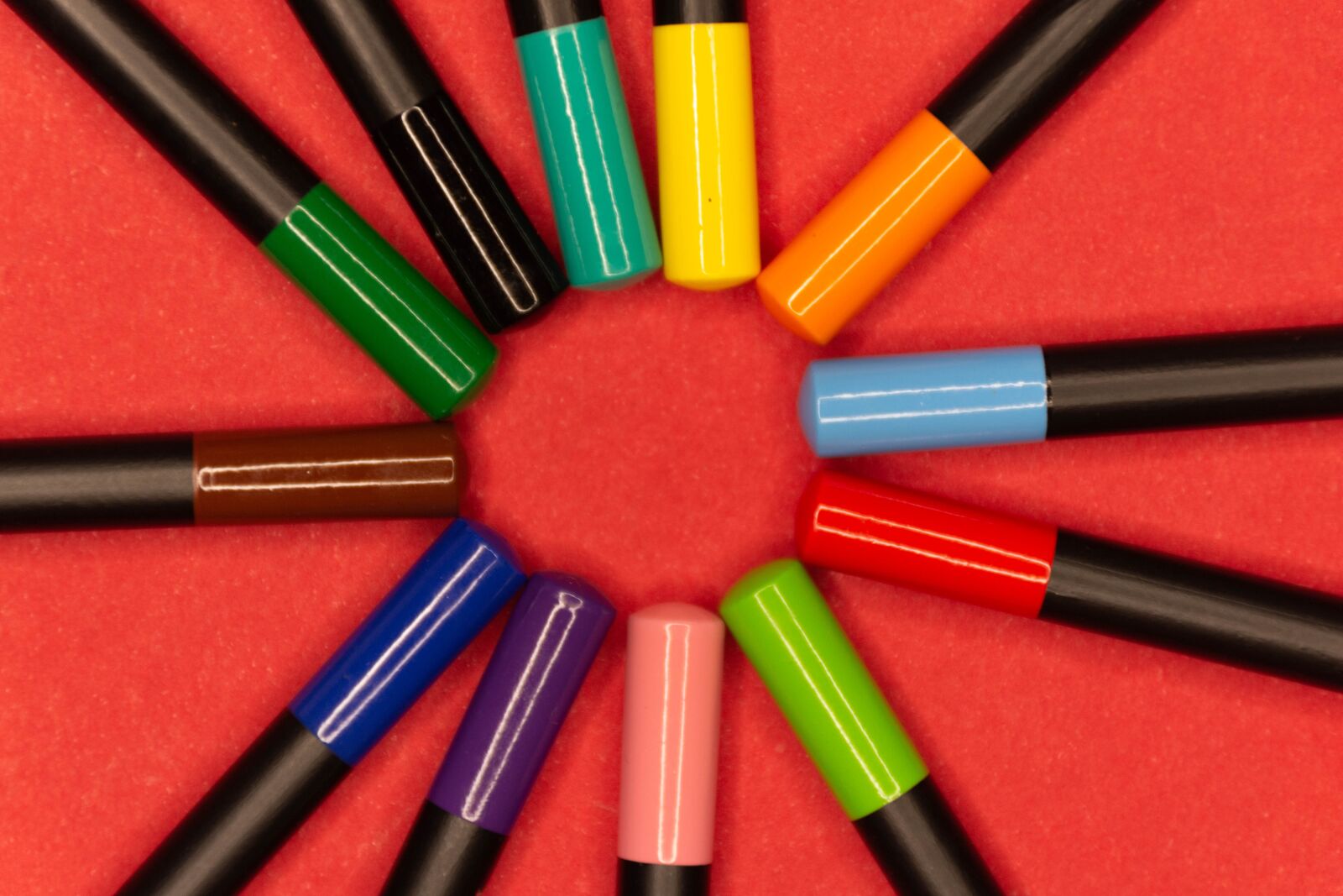 Nikon D7200 sample photo. Pencils, red, school photography