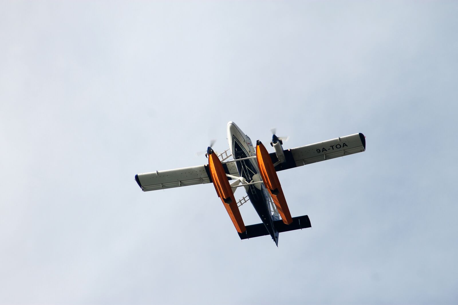 Canon EF 55-200mm F4.5-5.6 II USM sample photo. Seaplane, flying, amphibian photography