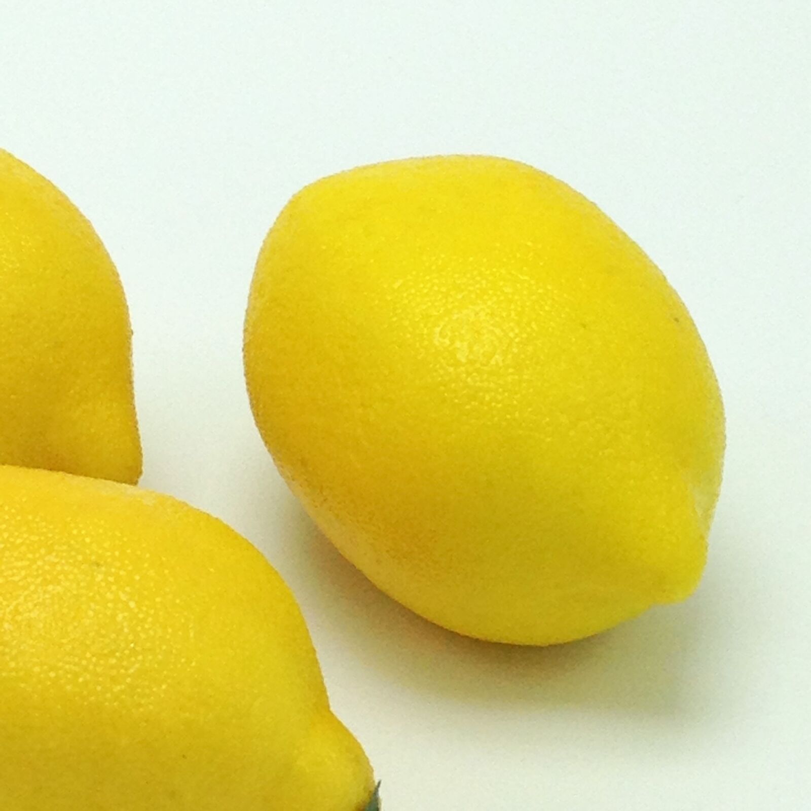 iPhone 5c back camera 4.12mm f/2.4 sample photo. Lemons, citrus, whole photography