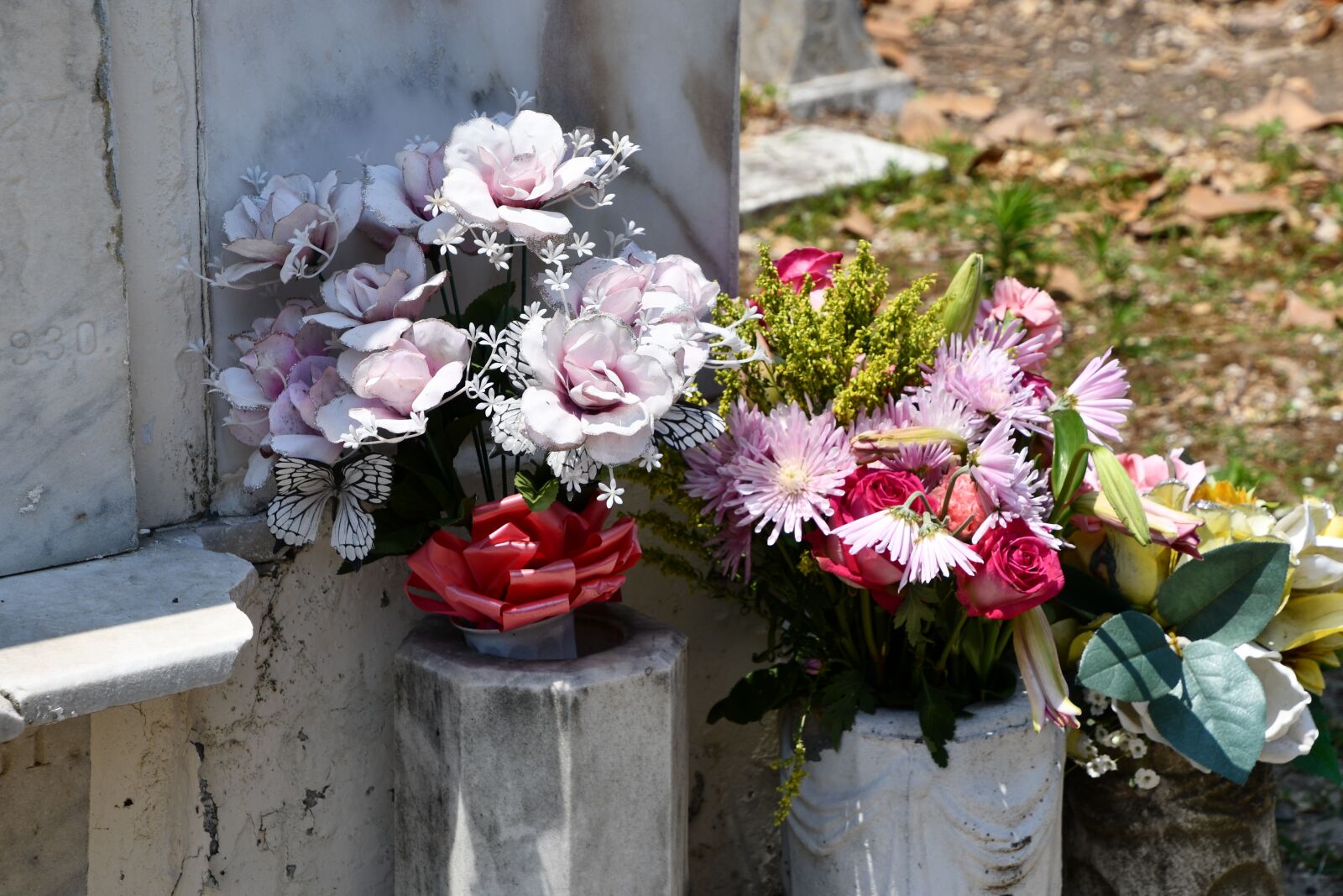 Nikon D7500 sample photo. Flowers, cemetery, grave photography