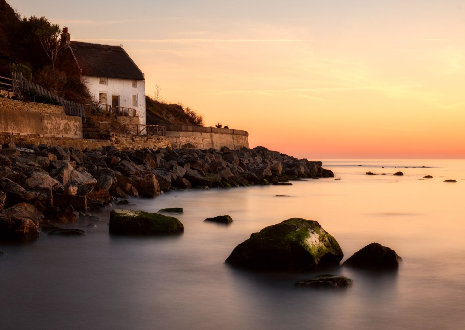 Fujifilm X-T2 sample photo. Runswick bay, thatched, cottage photography