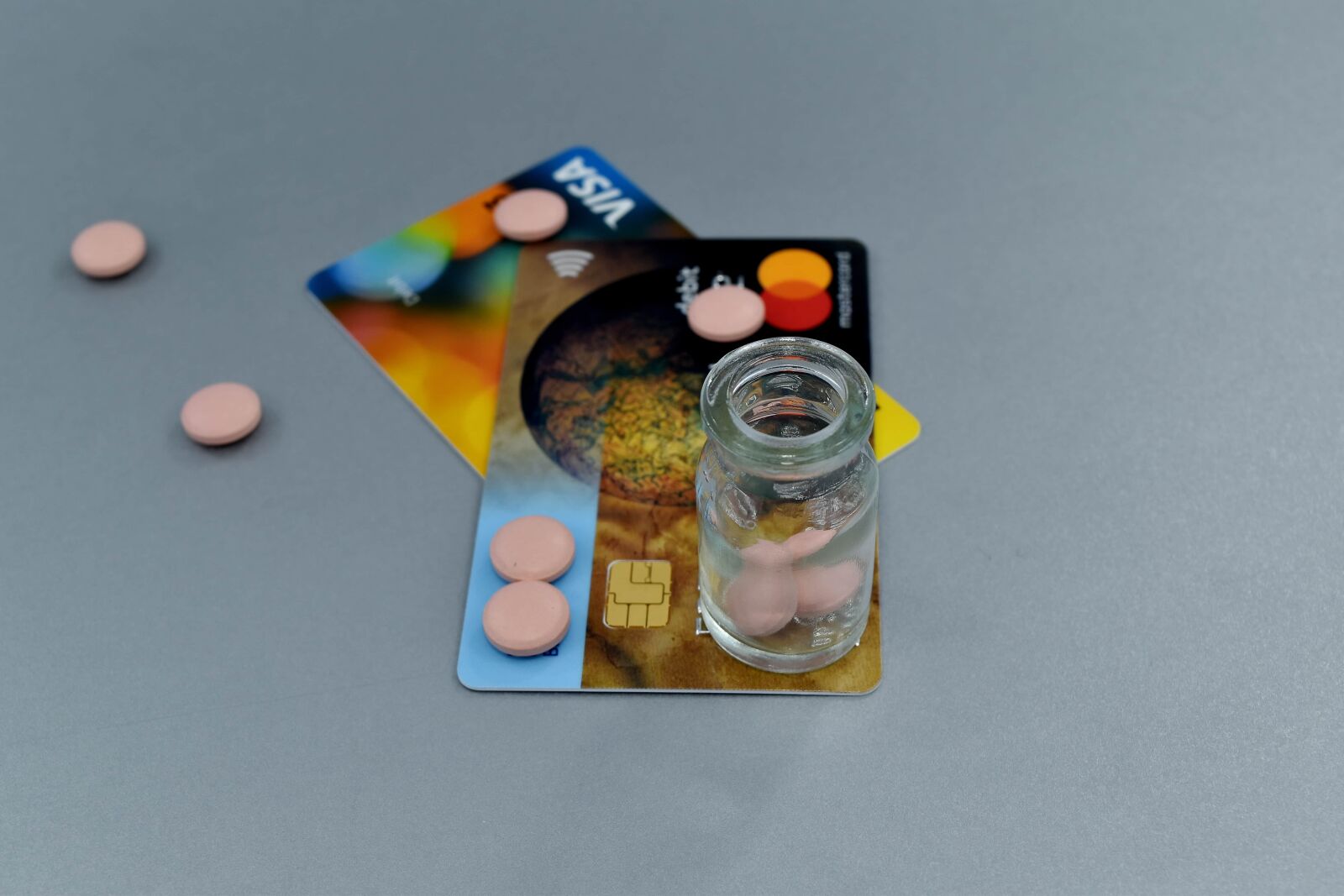 Nikon D5500 sample photo. Card, cost, dollar, drugs photography