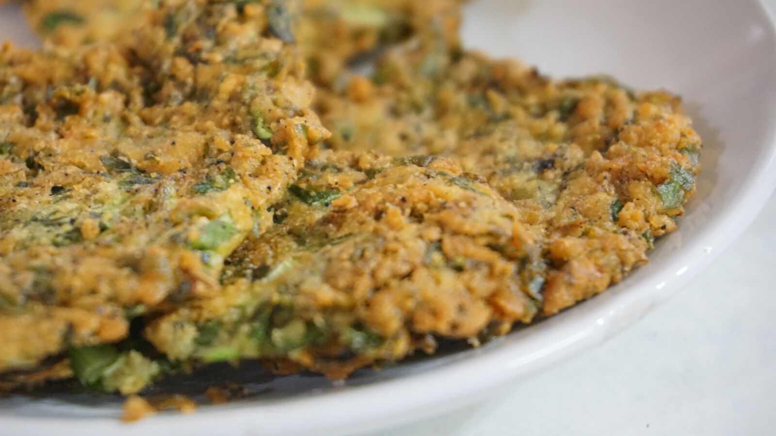Sony E 16-50mm F3.5-5.6 PZ OSS sample photo. Breakfast, close, up, cooking photography
