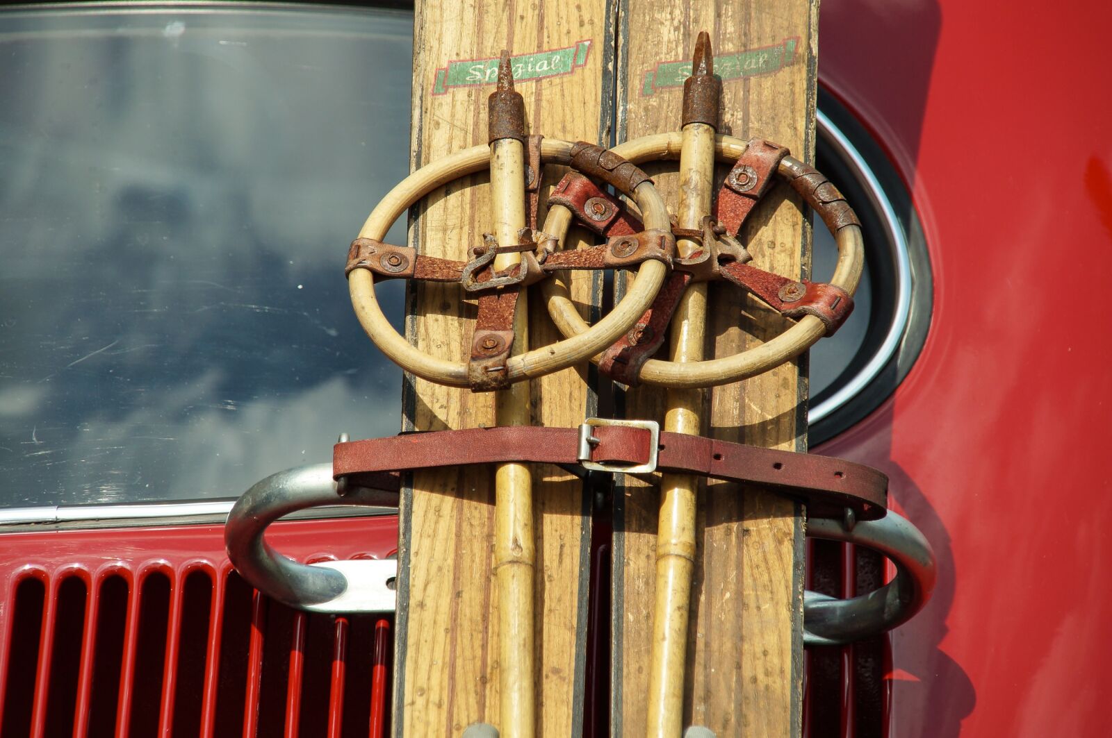 Sony SLT-A37 sample photo. Classic, car, auto photography