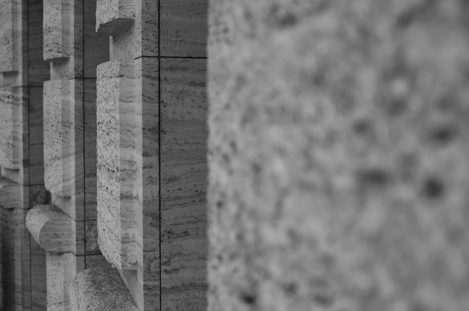 Canon EOS 100D (EOS Rebel SL1 / EOS Kiss X7) sample photo. Wall photography