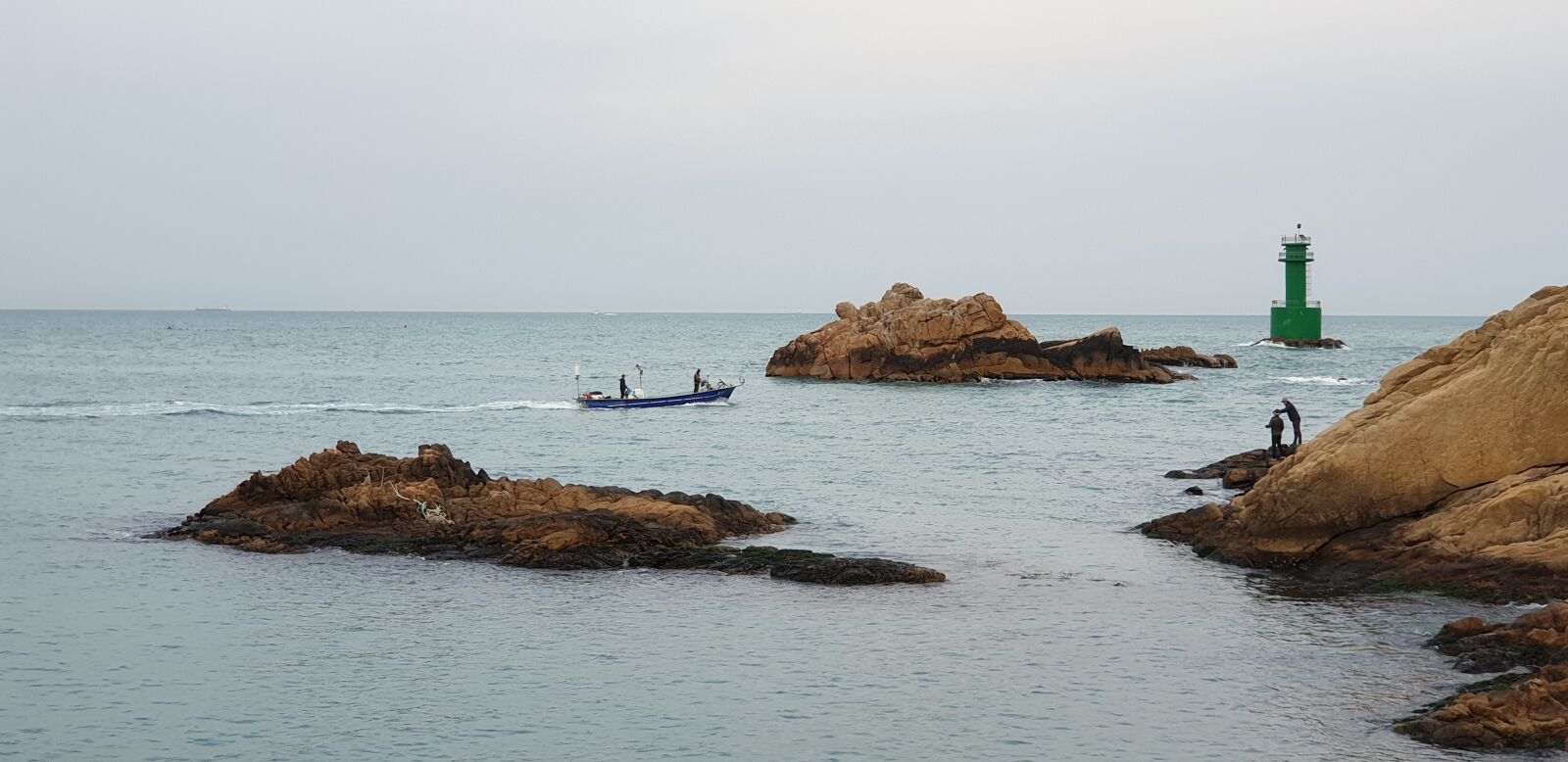 Samsung Galaxy S9+ sample photo. Sea, fishing, rock photography