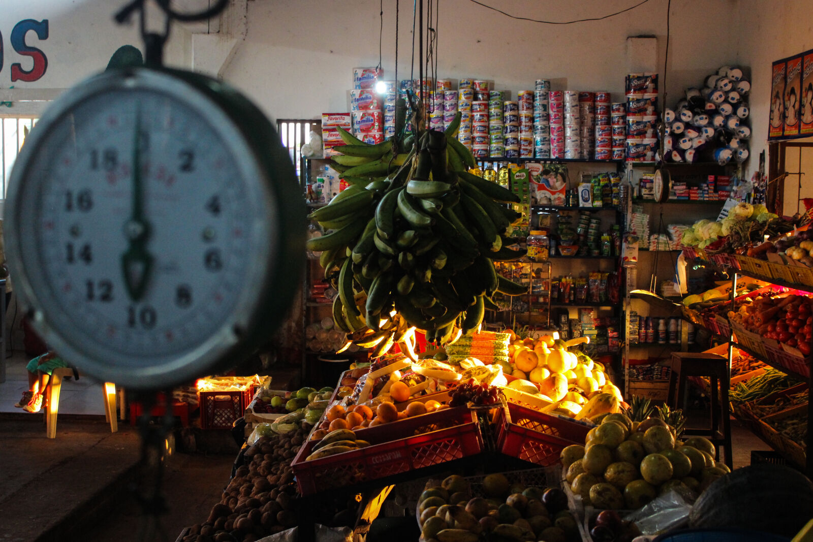 Canon EF-S 18-55mm F3.5-5.6 IS II sample photo. Colombia, market, mercado photography