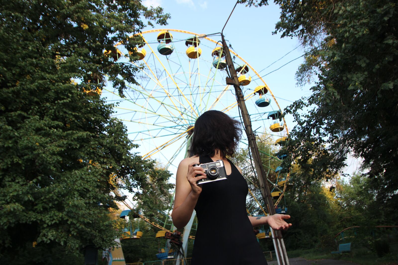 Canon EOS 600D (Rebel EOS T3i / EOS Kiss X5) sample photo. Park, attractions, entertainment photography