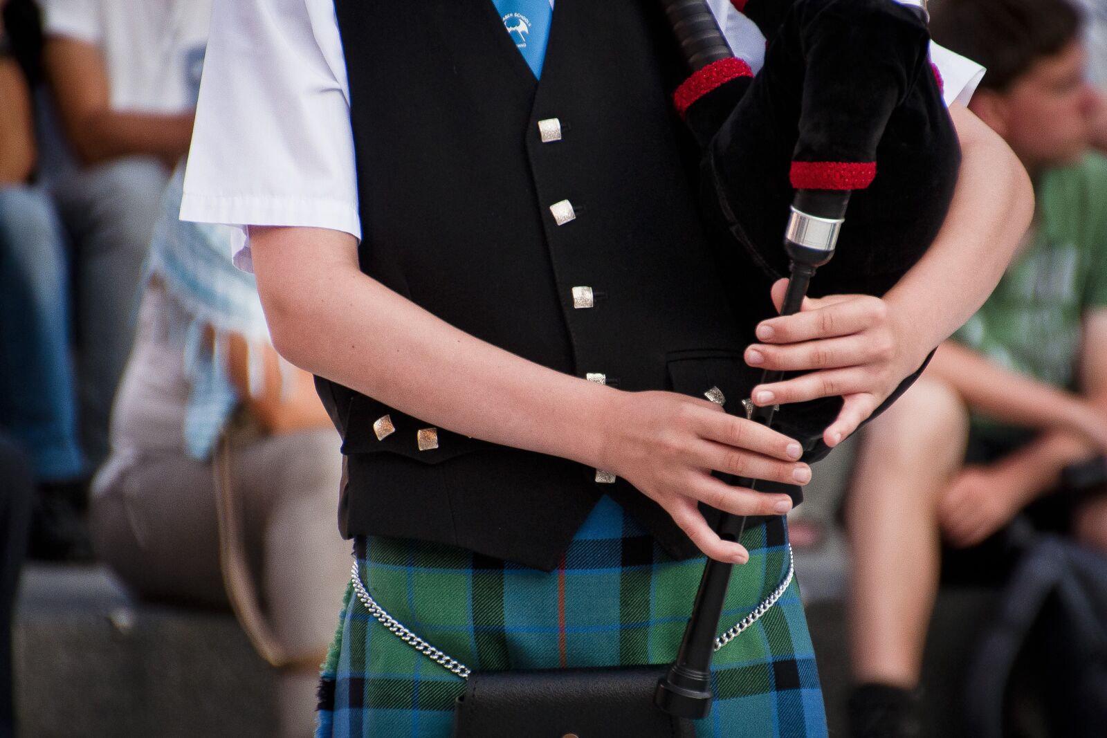 Nikon D5000 sample photo. Bagpipes, boy, scotland photography